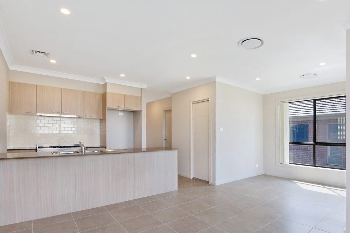 42 Garrison Road, JORDAN SPRINGS, NSW 2747