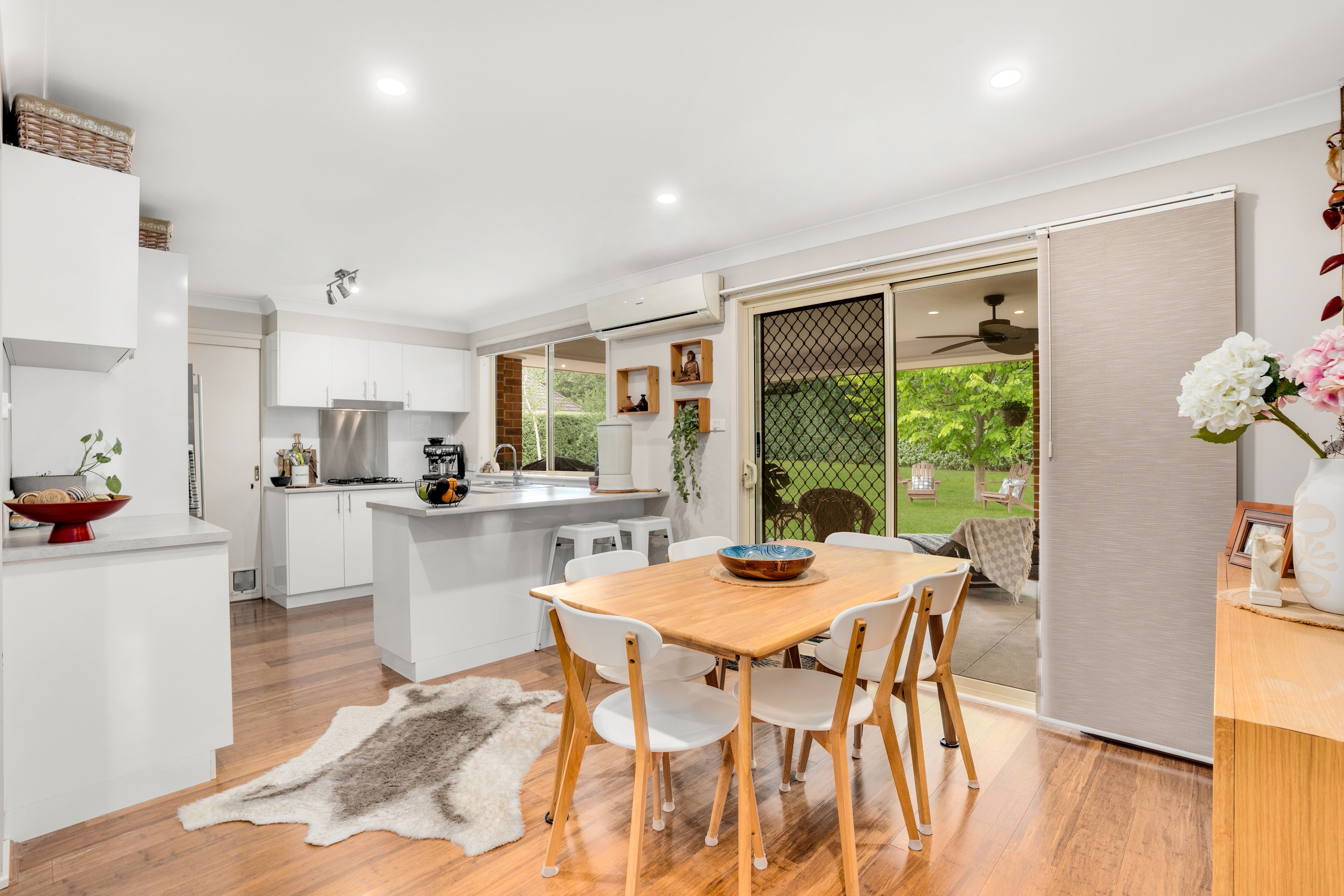 28 Robinia Drive — photo 3 of 11