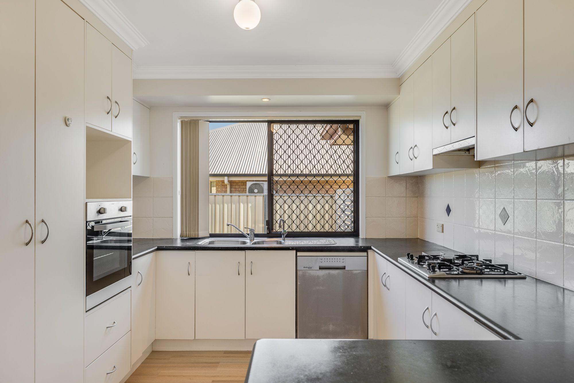 12 Lavarack Street — photo 4 of 22