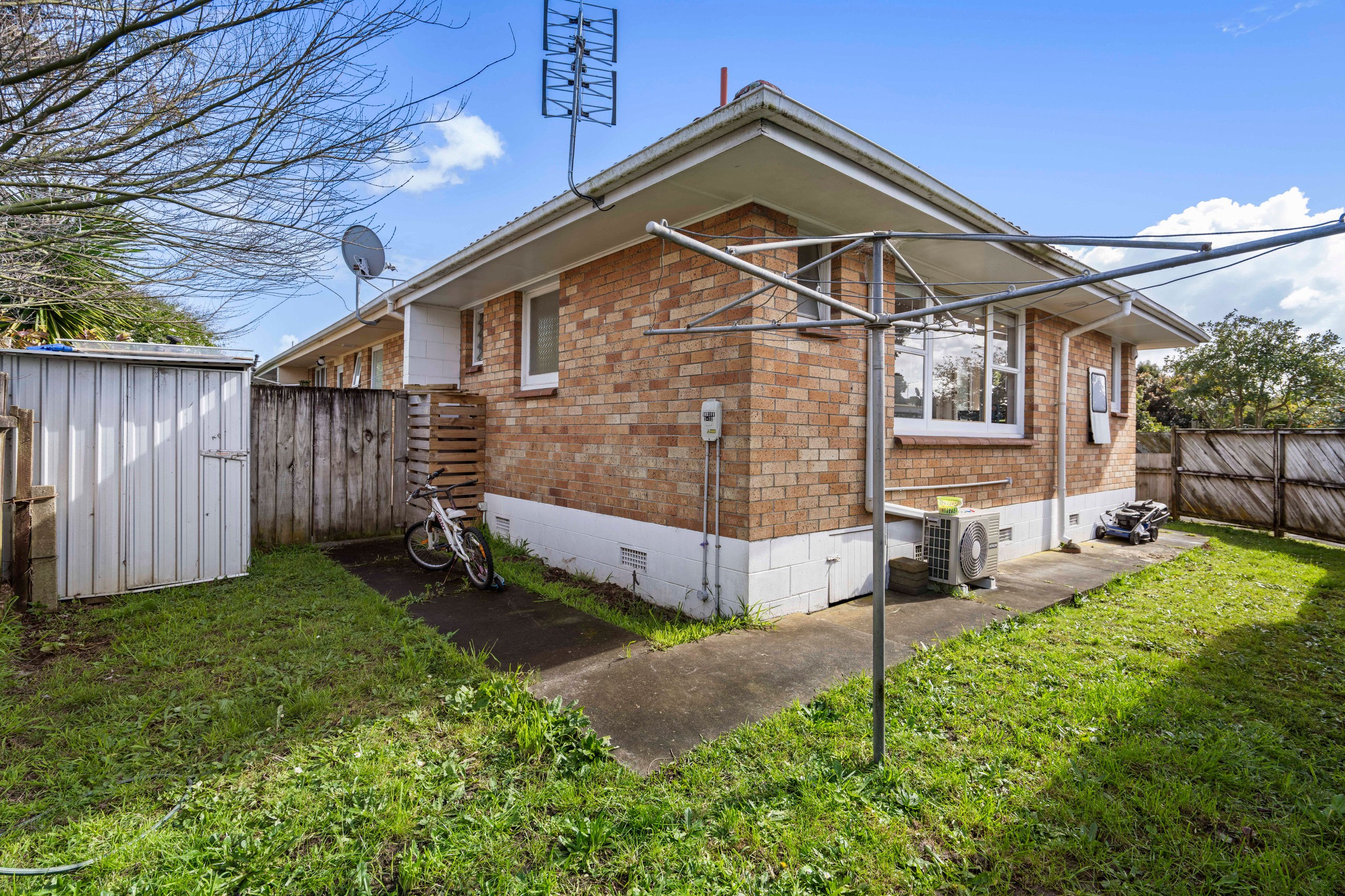 2/2 Overton Road, Papatoetoe, Manukau City