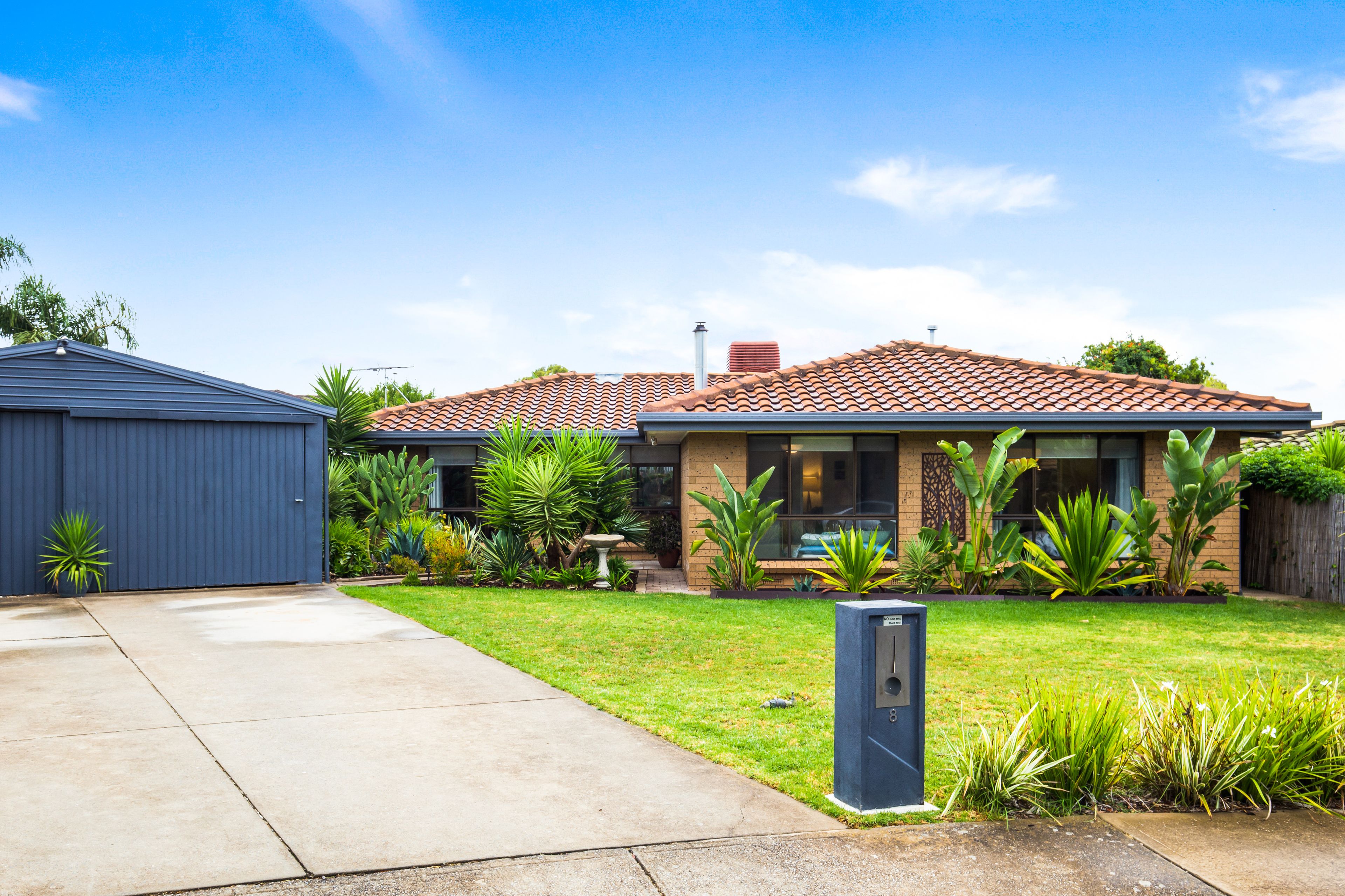 8 Nannigai Drive, Hallett Cove SA 5158
