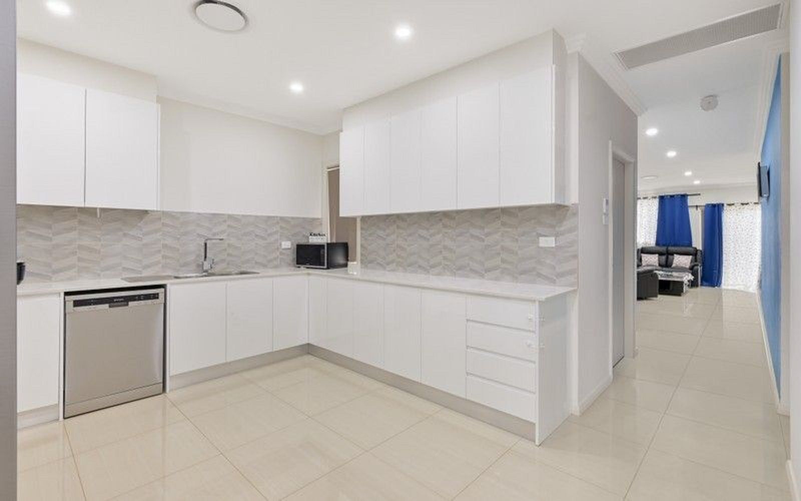 9b Hinton Loop, Oran Park, NSW 2570