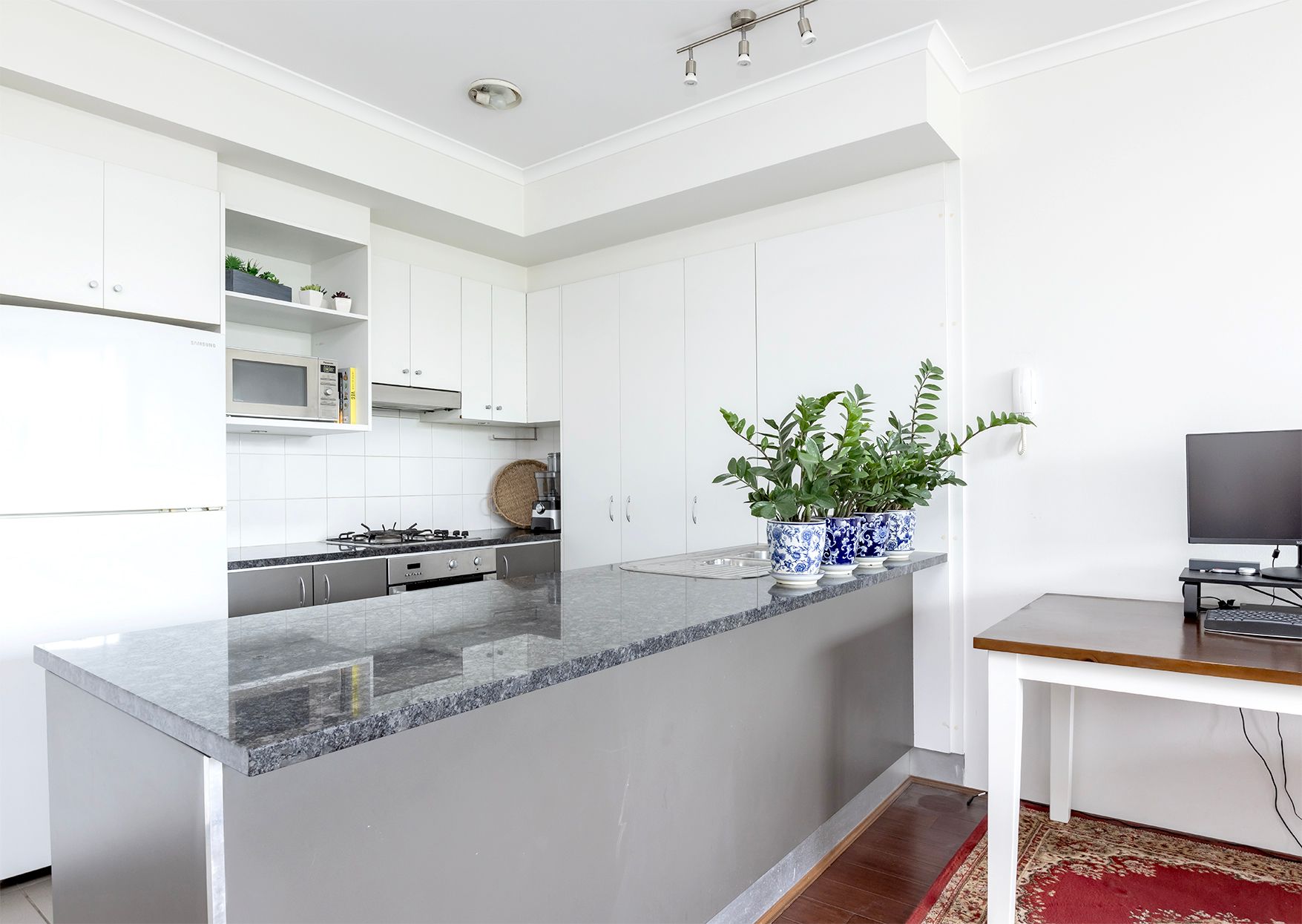 460/221 Sydney Park Road — photo 5 of 10