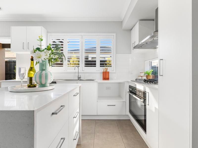 21 Makalu Circuit, Clyde North, VIC 3978