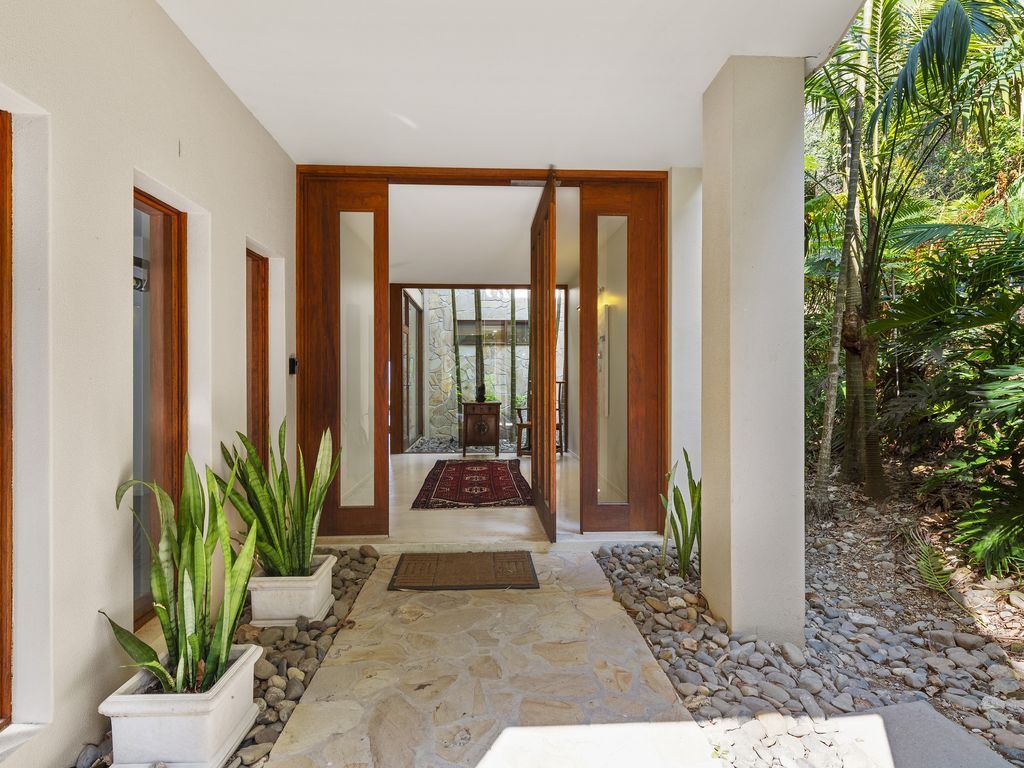 6 Beachfront Close, Sapphire Beach, NSW 2450