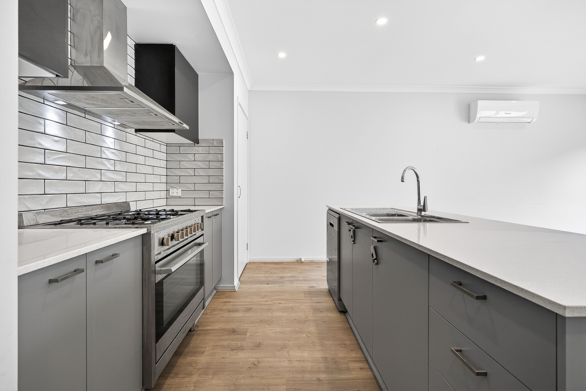 17 Fellowship Street, Clyde North, VIC 3978