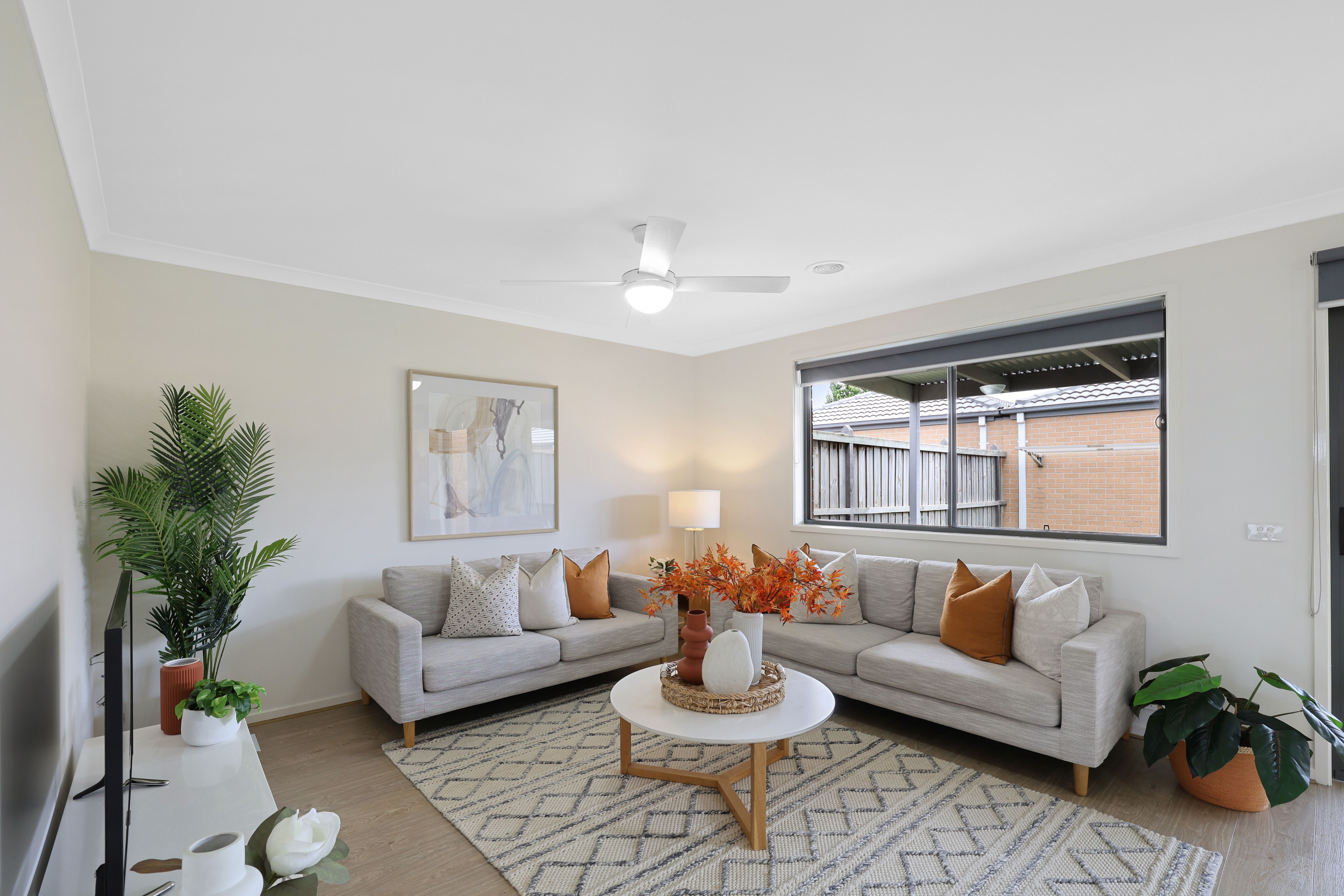 13 Thoroughbred Drive, Clyde North, VIC 3978