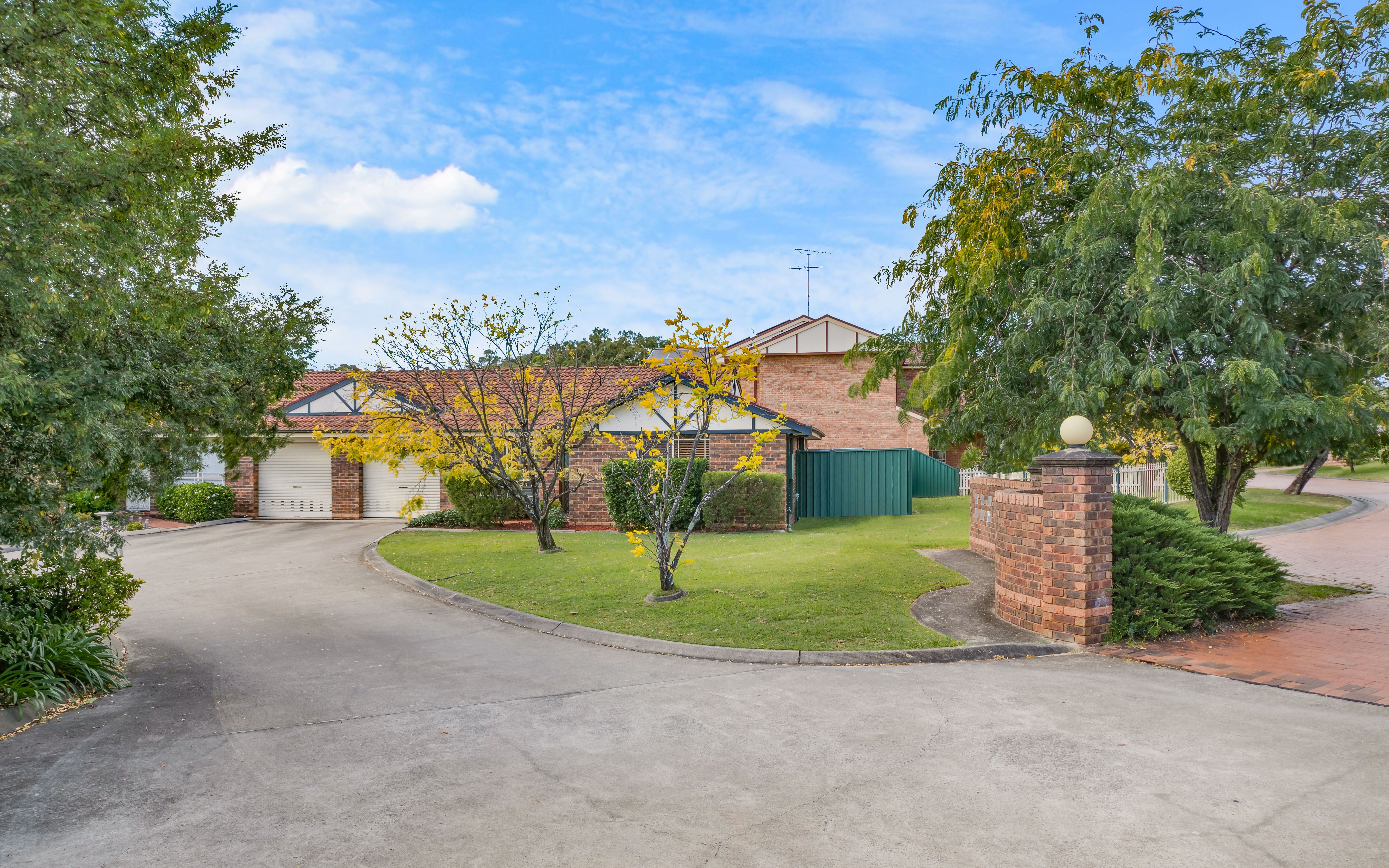 6 Michael Place, Ingleburn NSW 2565