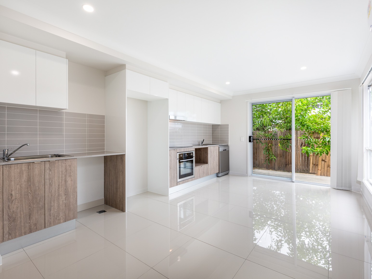 2/8 Stinson Way, Logan Reserve, QLD 4133