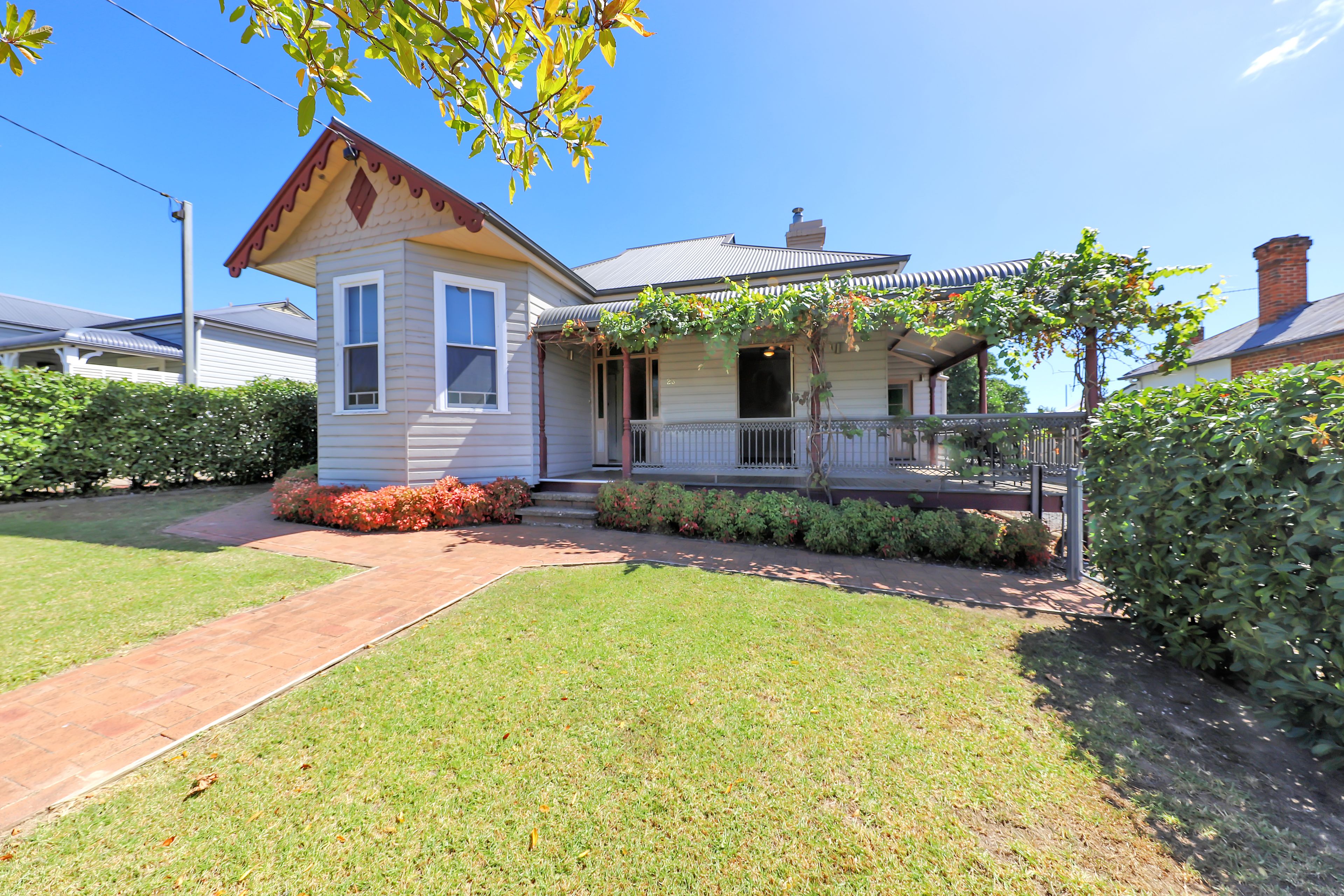 23 Merivale Street, Tumut NSW 2720