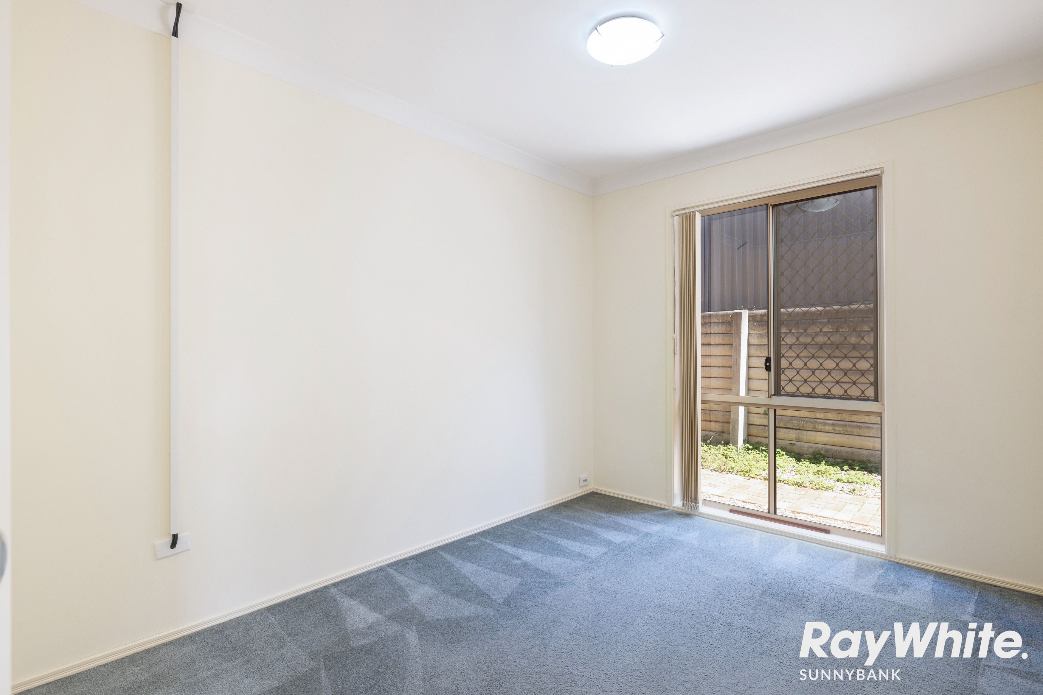 23 Yvonne Road — photo 6 of 10