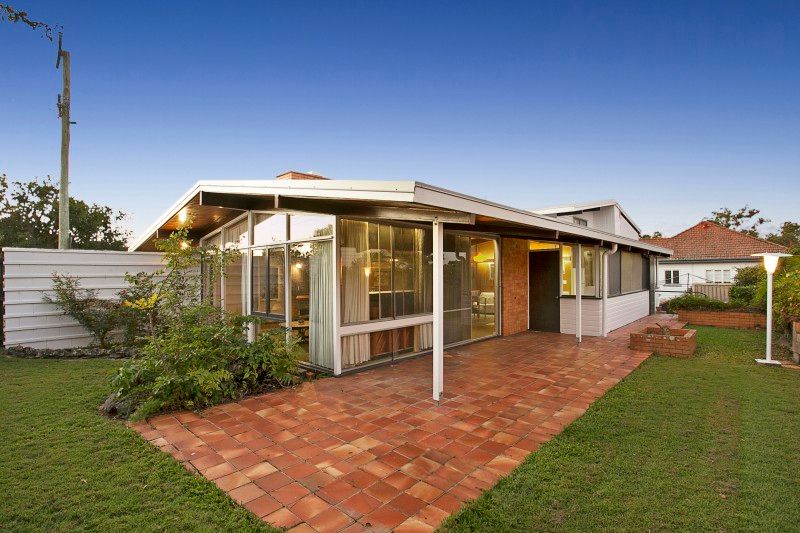 82 Hawken Drive, St Lucia QLD 4067