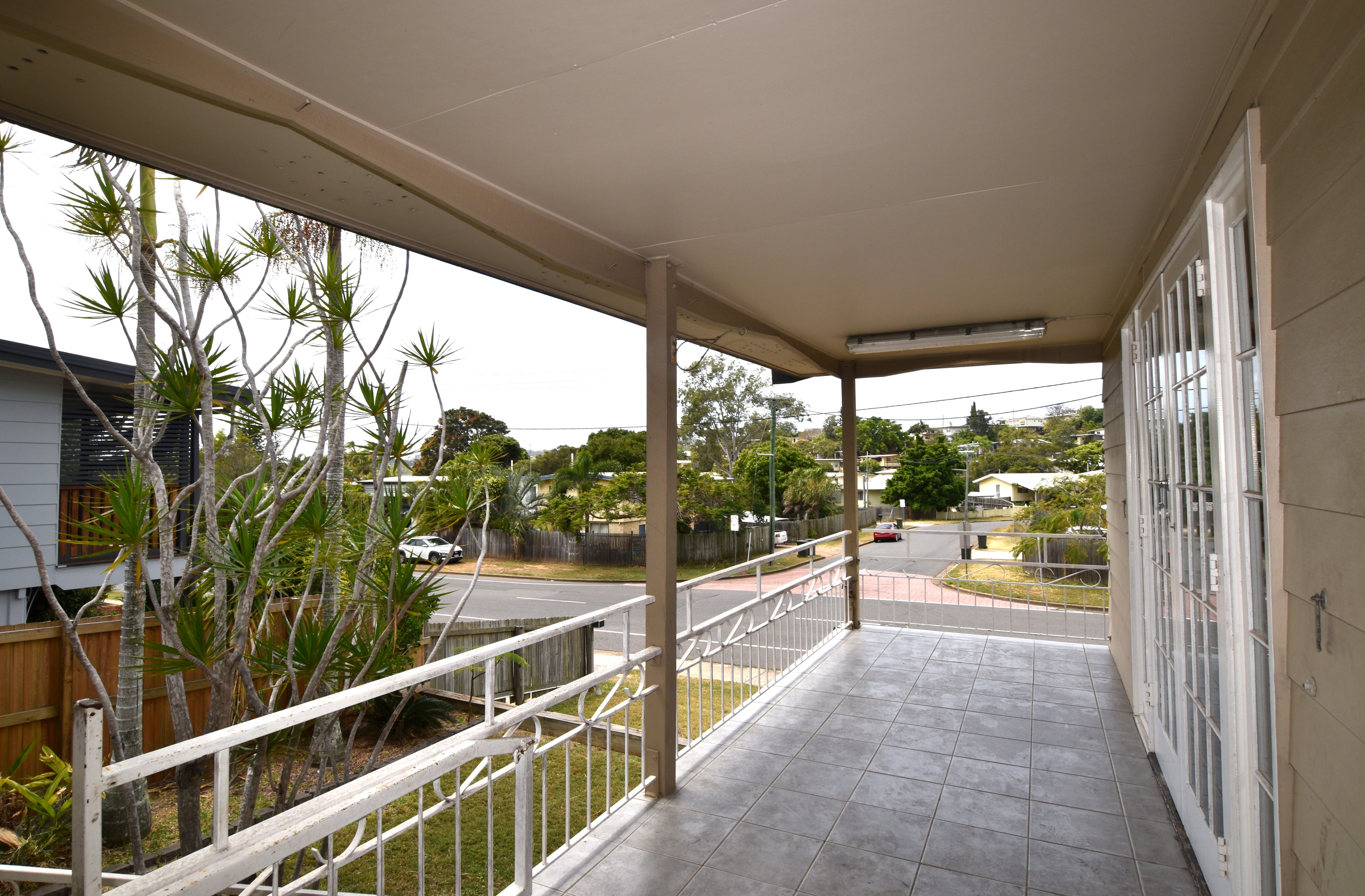 9 Penda Avenue, New Auckland, QLD 4680