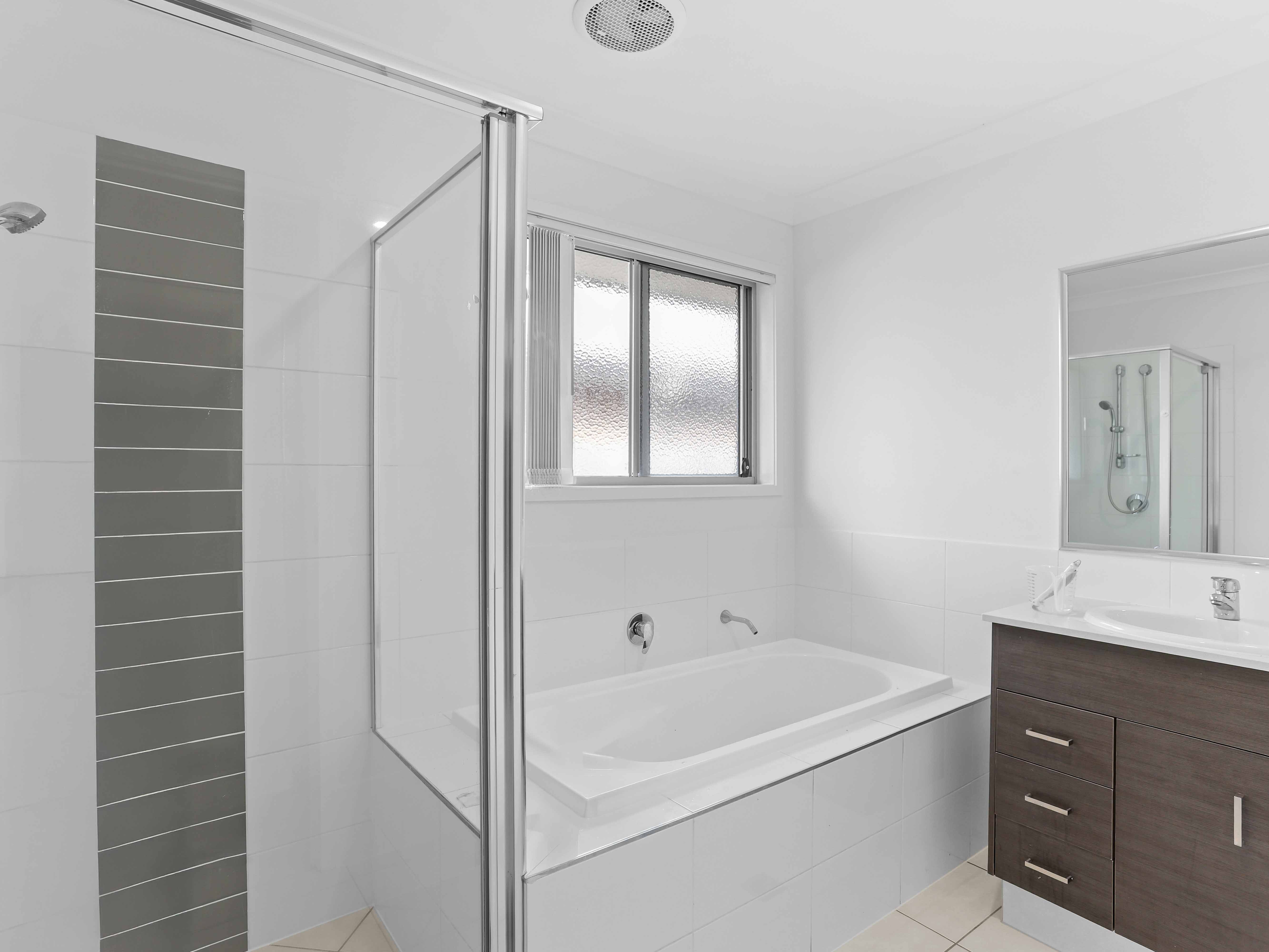 27 Cordeaux Crescent — photo 12 of 19