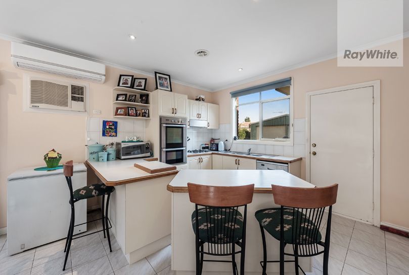 15 Carroll Crescent, Mill Park, VIC 3082
