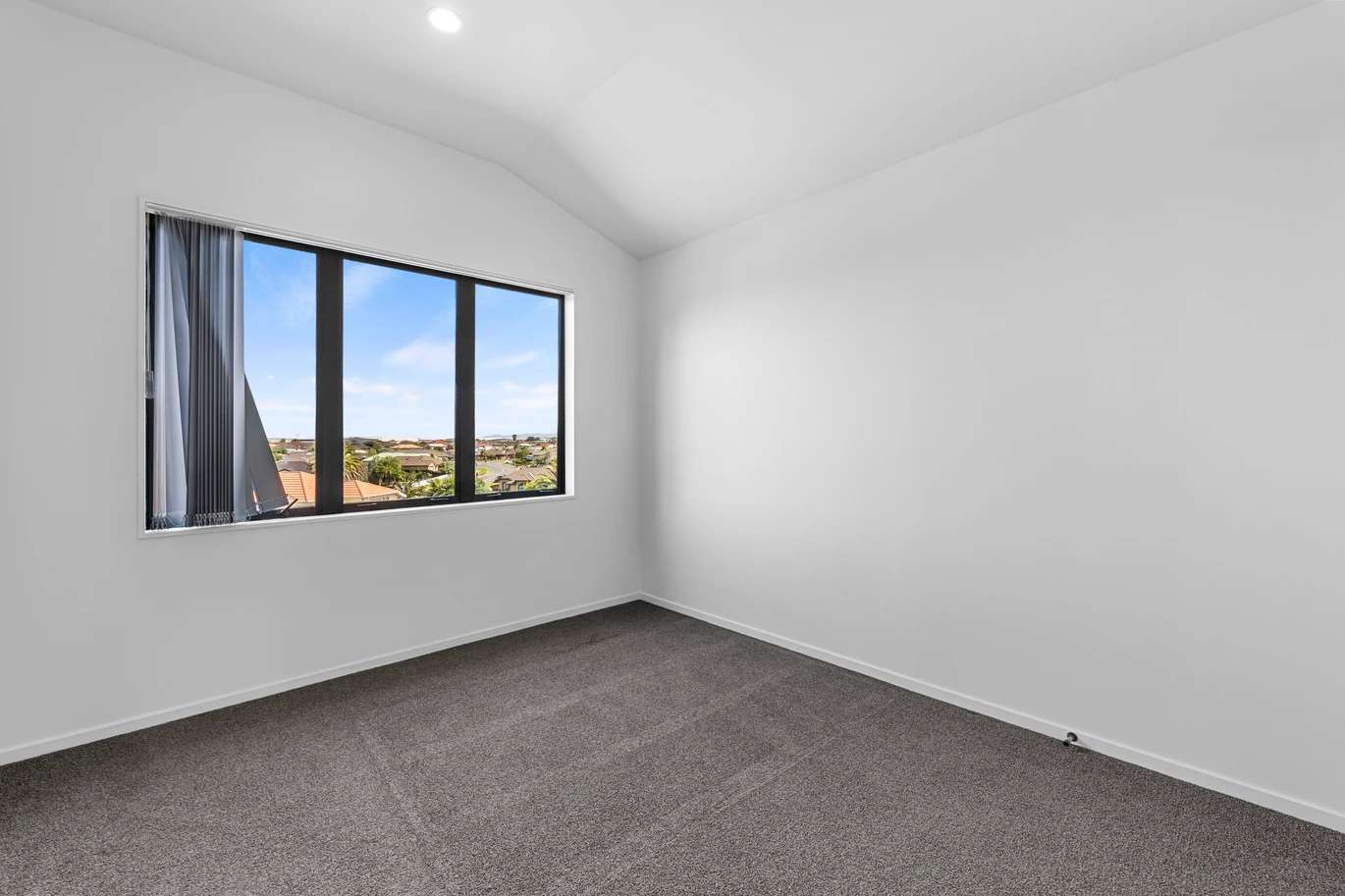 25/45 Secoia Crescent photo 11