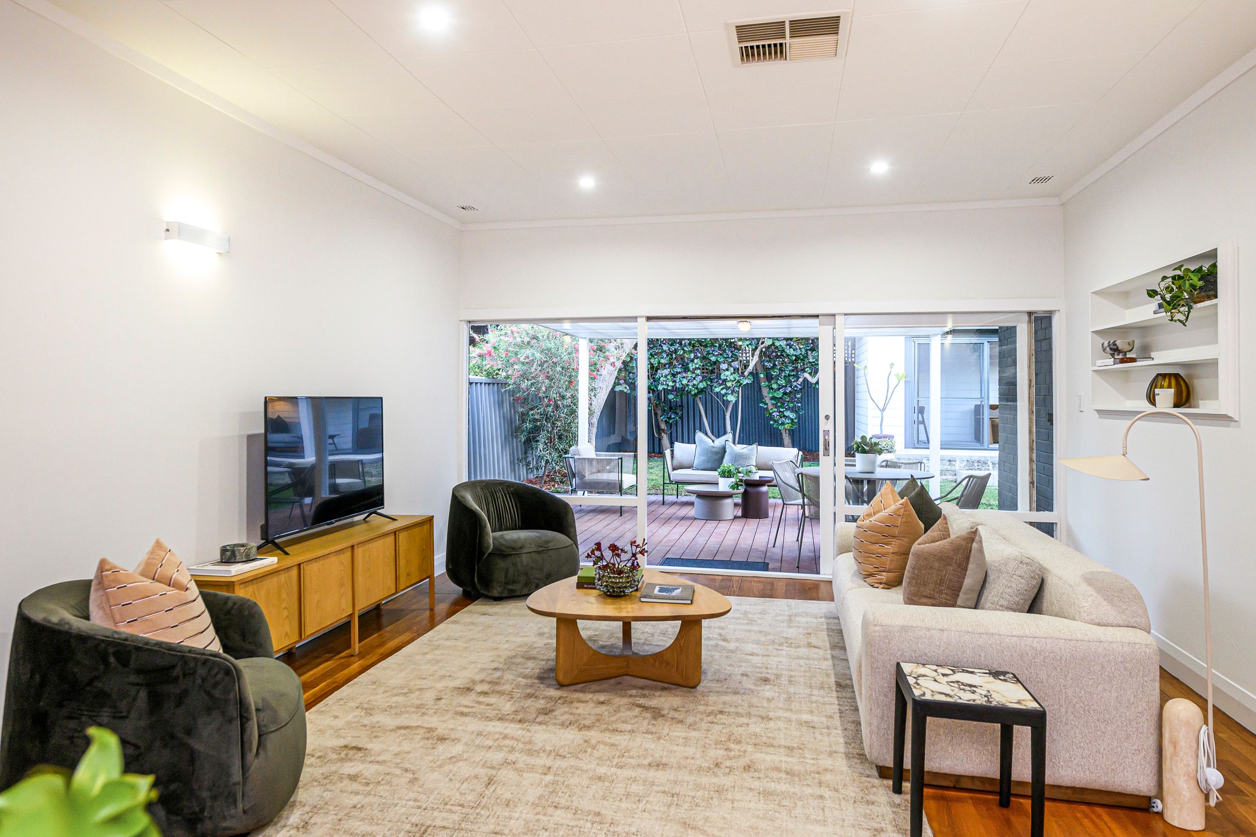 8 Saunders Street — photo 7 of 30