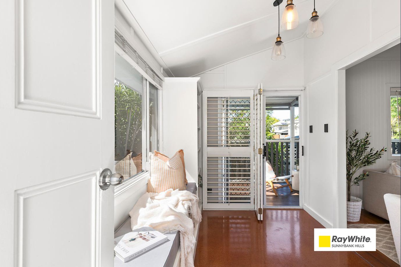 2 Pine Street, Greenslopes, QLD 4120