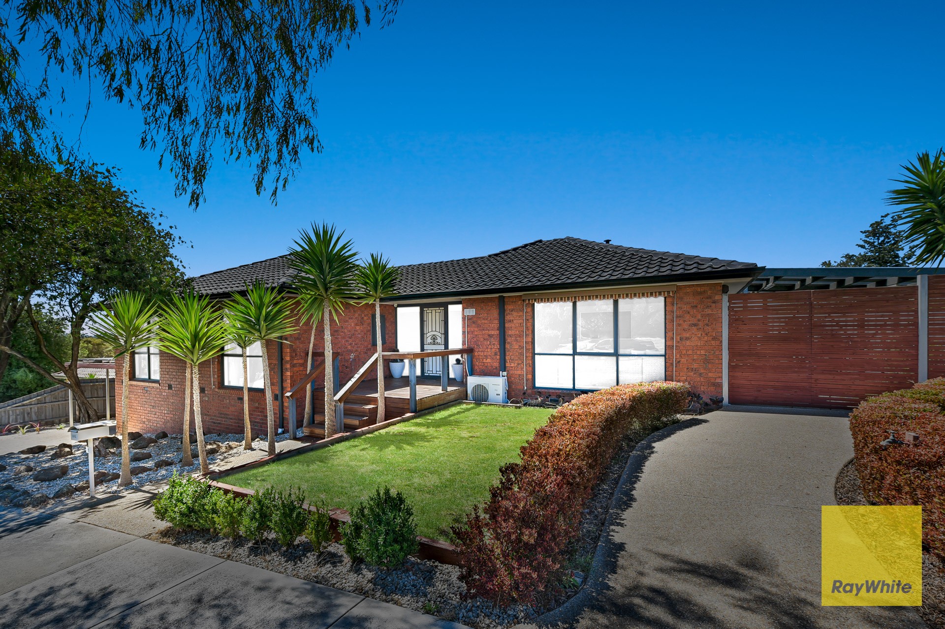 1 Rapanea Court, Endeavour Hills, VIC 3802