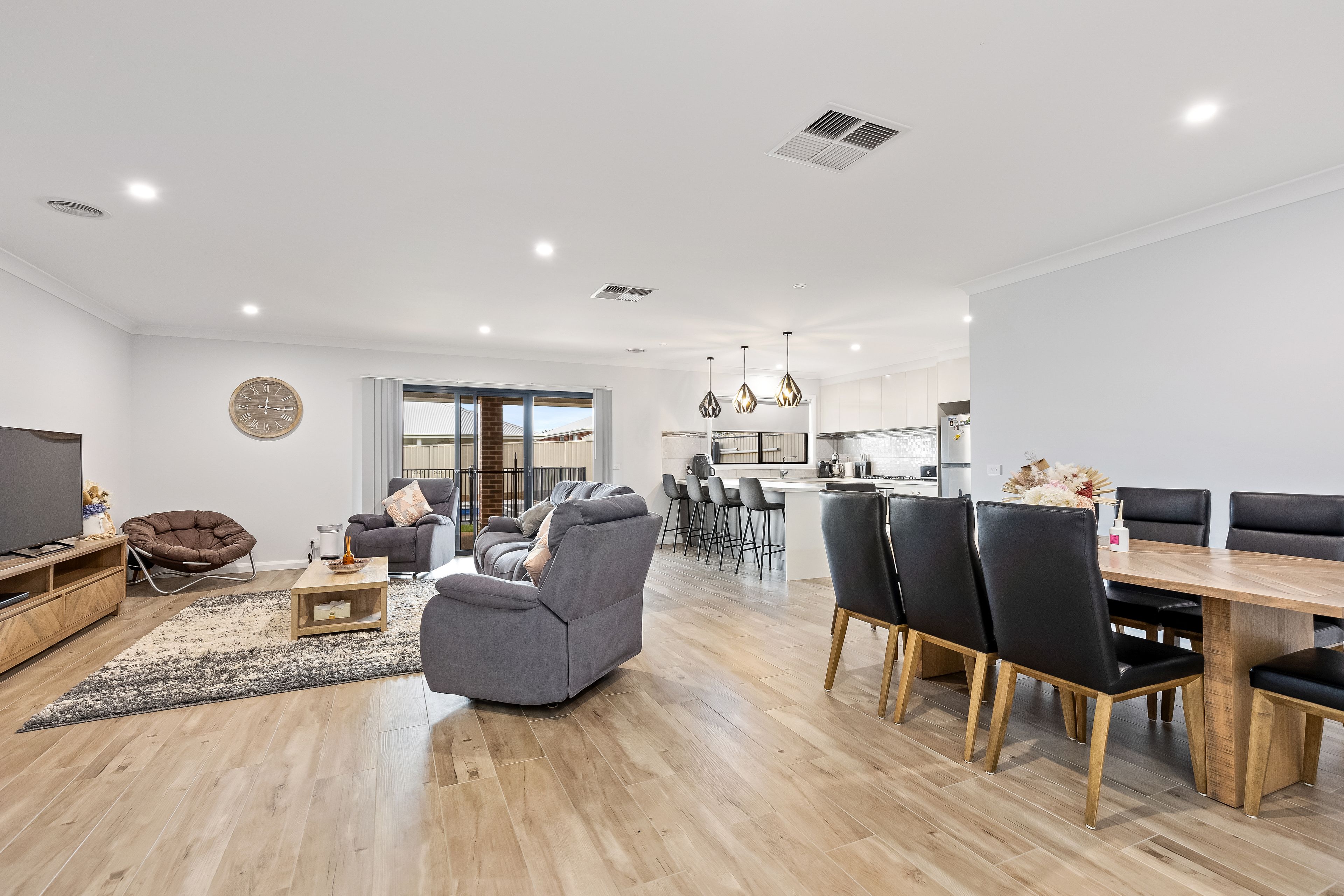7 Jimberoo Loop, Gobbagombalin, NSW 2650