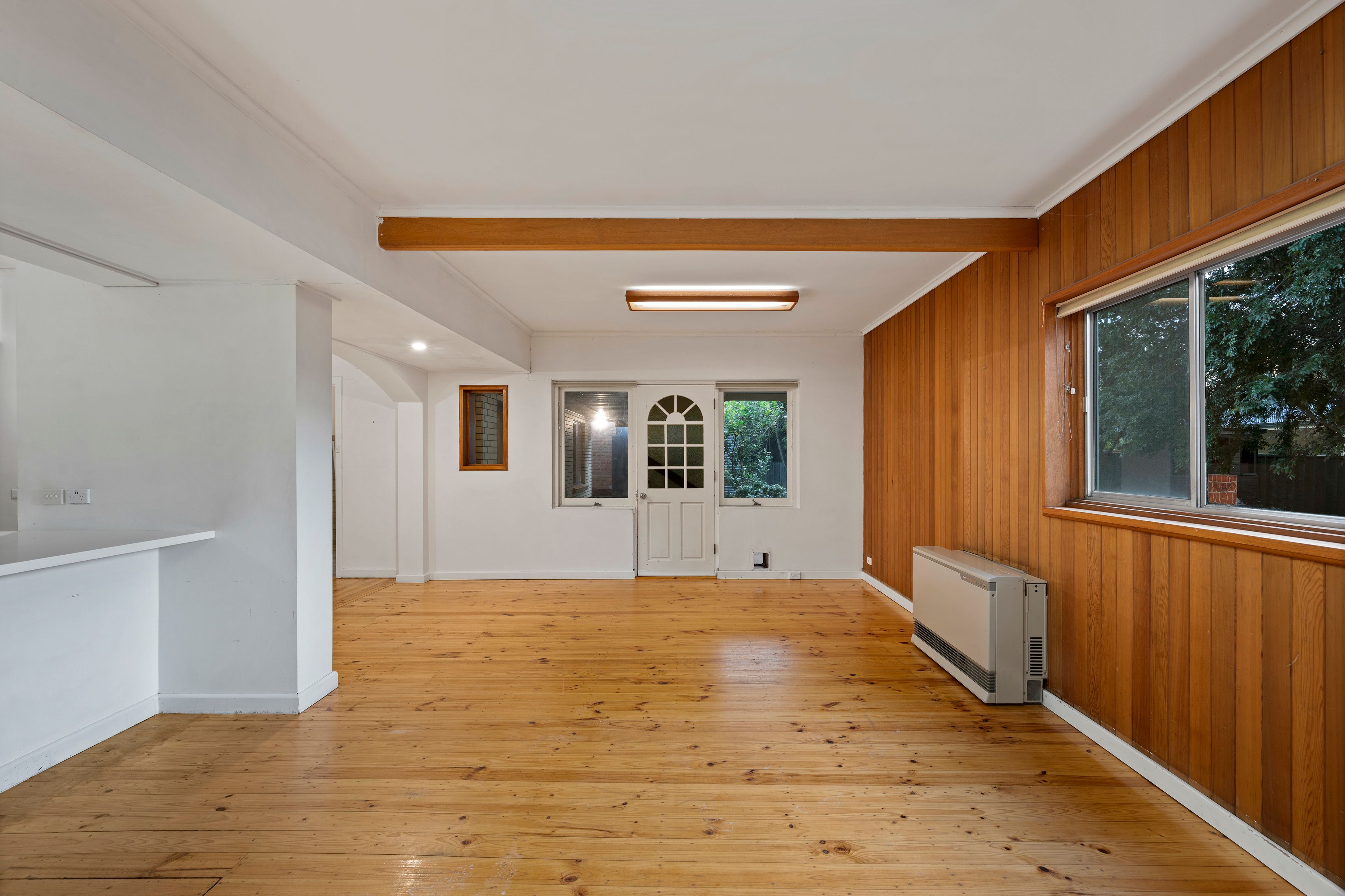 8 Hamish Grove — photo 9 of 27
