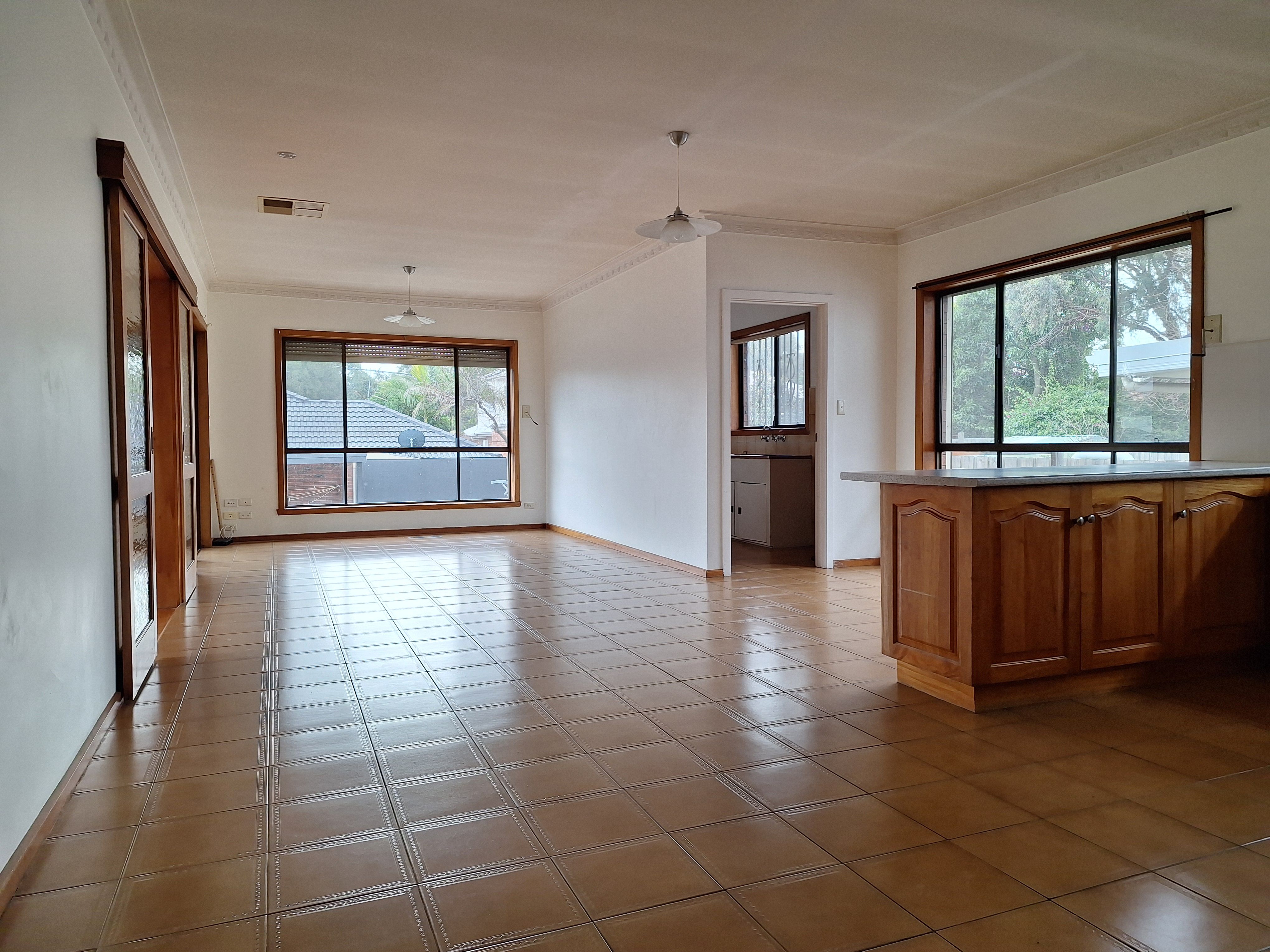 44 Parkstone Avenue — photo 4 of 16