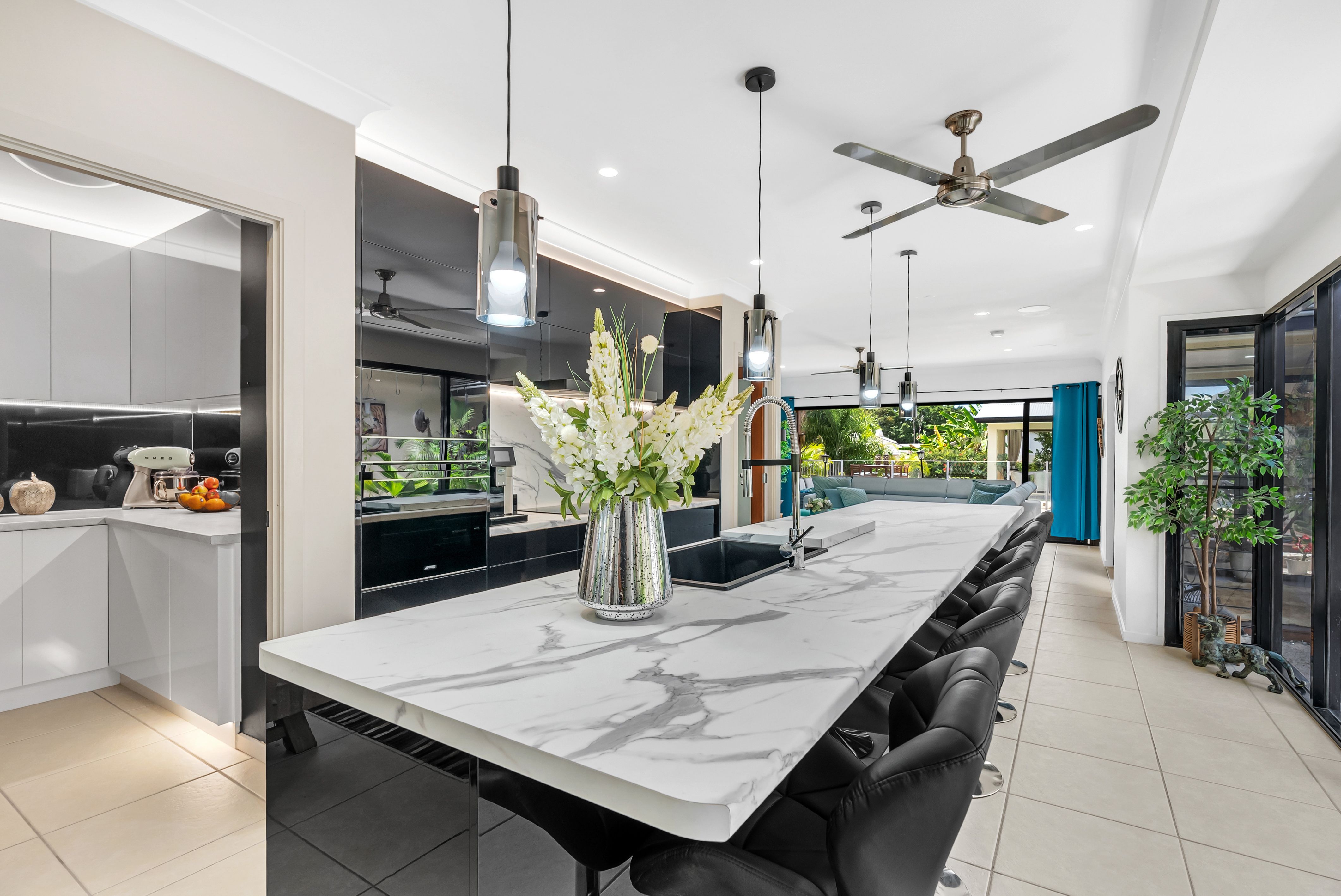 10 McAlister Avenue, Kewarra Beach, QLD 4879