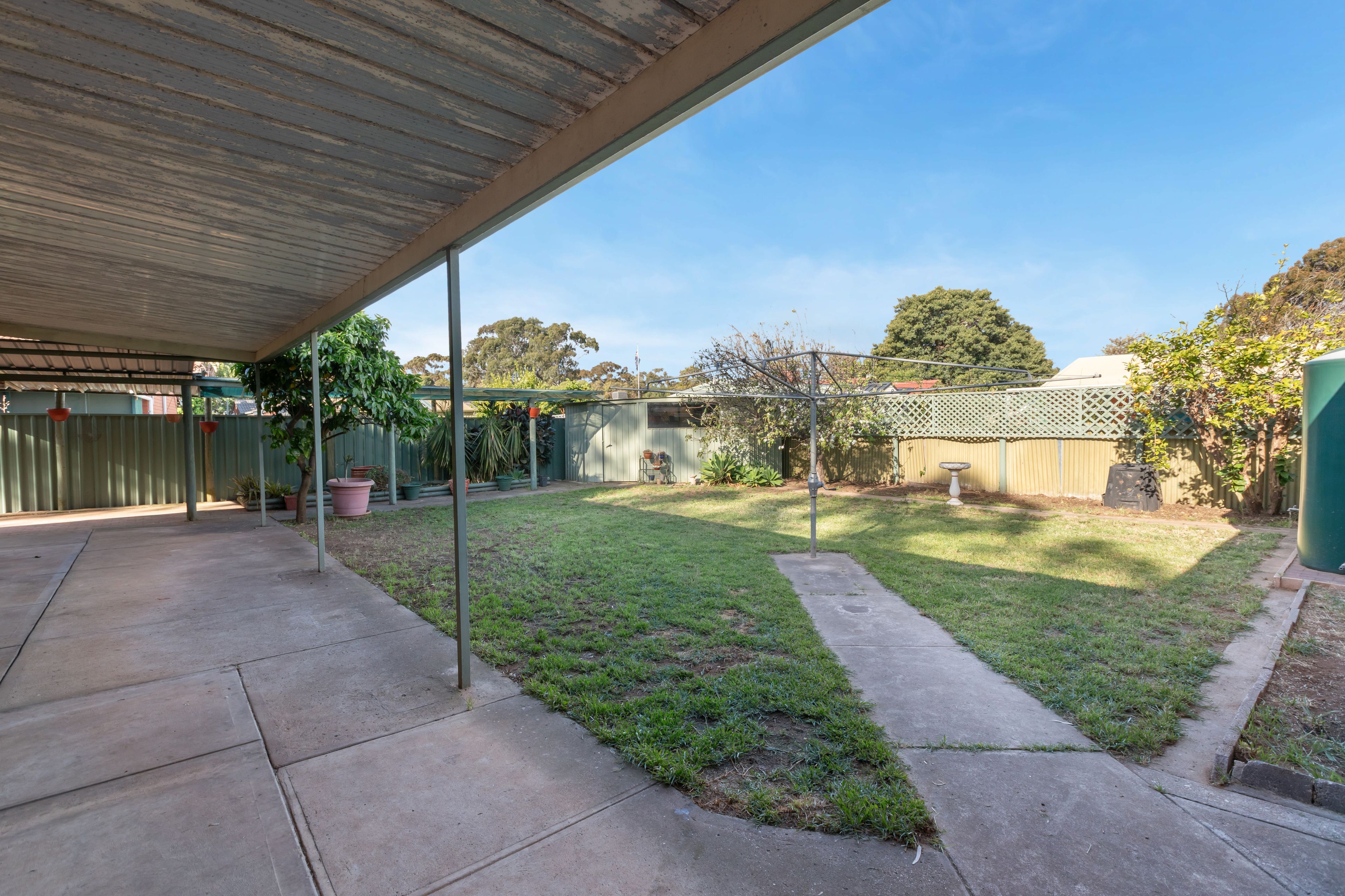 14 Haslam Crescent — photo 19 of 26