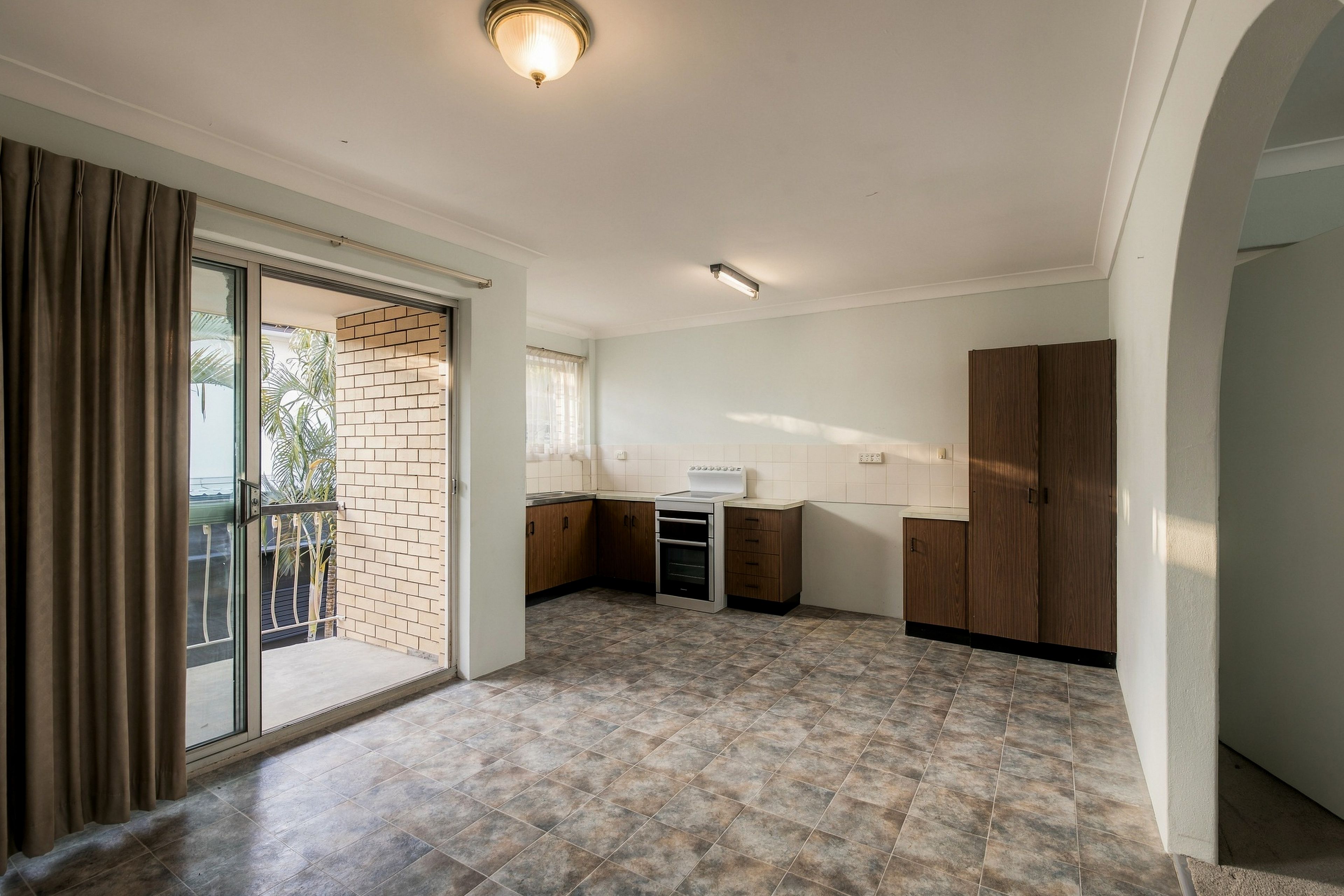 5/87 Hall Street — photo 4 of 10