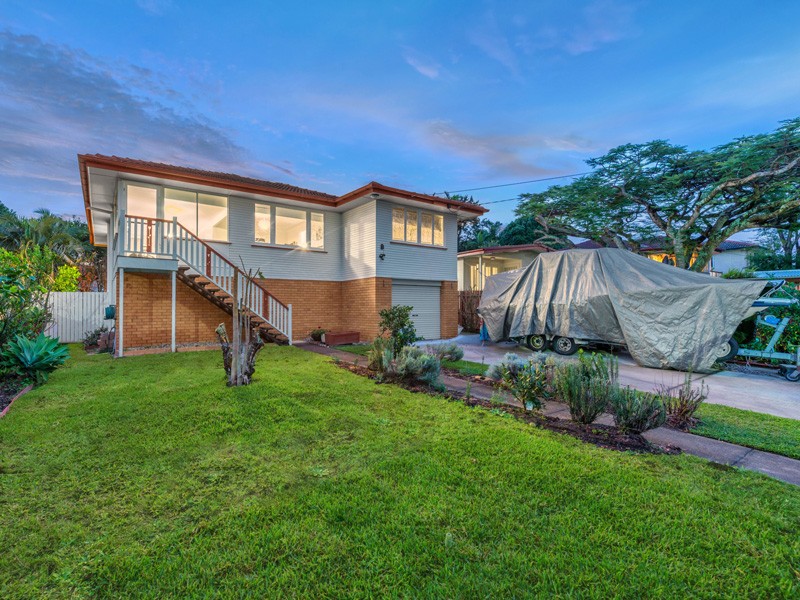 17 Caronga Street, Wavell Heights, QLD 4012