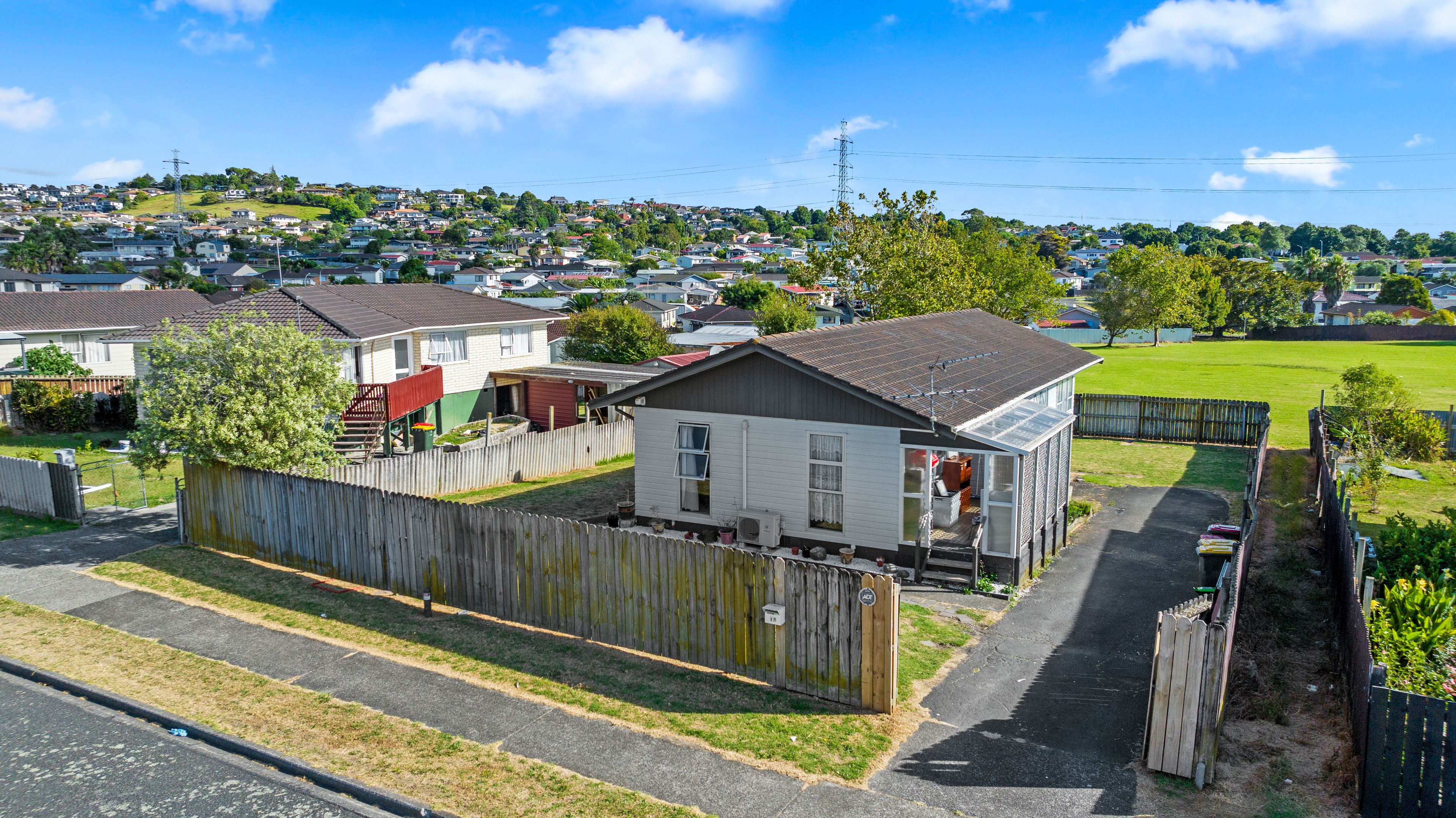 15 Dillon Crescent, Clover Park, Manukau City