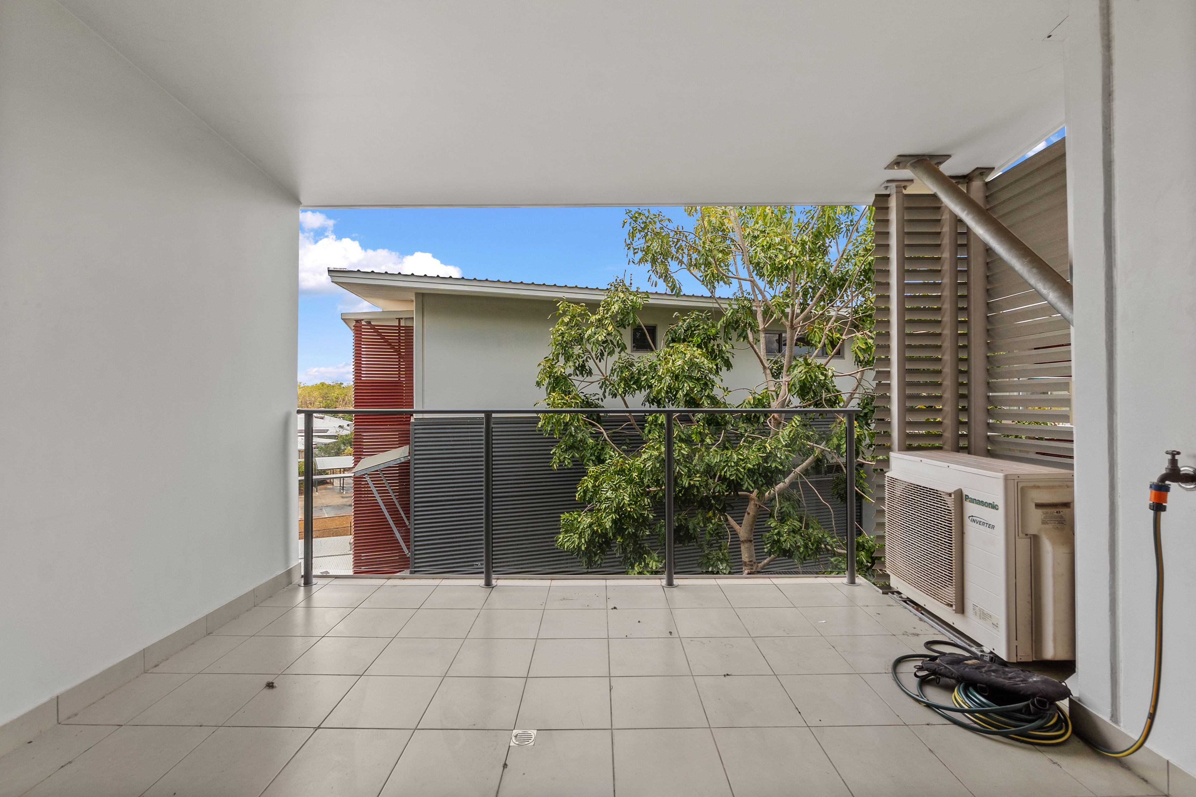 52/15 Fairweather Crescent — photo 7 of 13