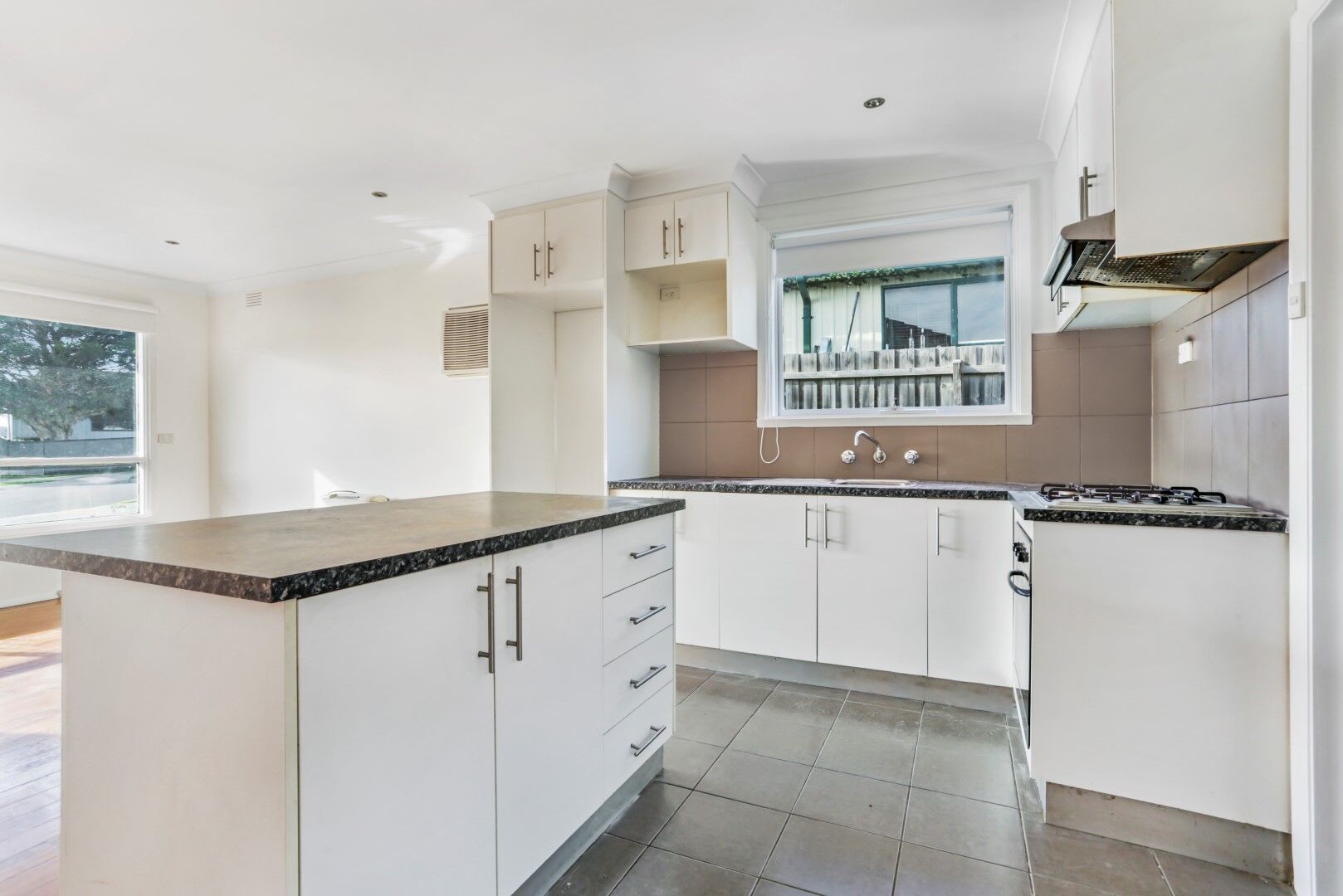 1/27 Louis Street, Doveton, VIC 3177