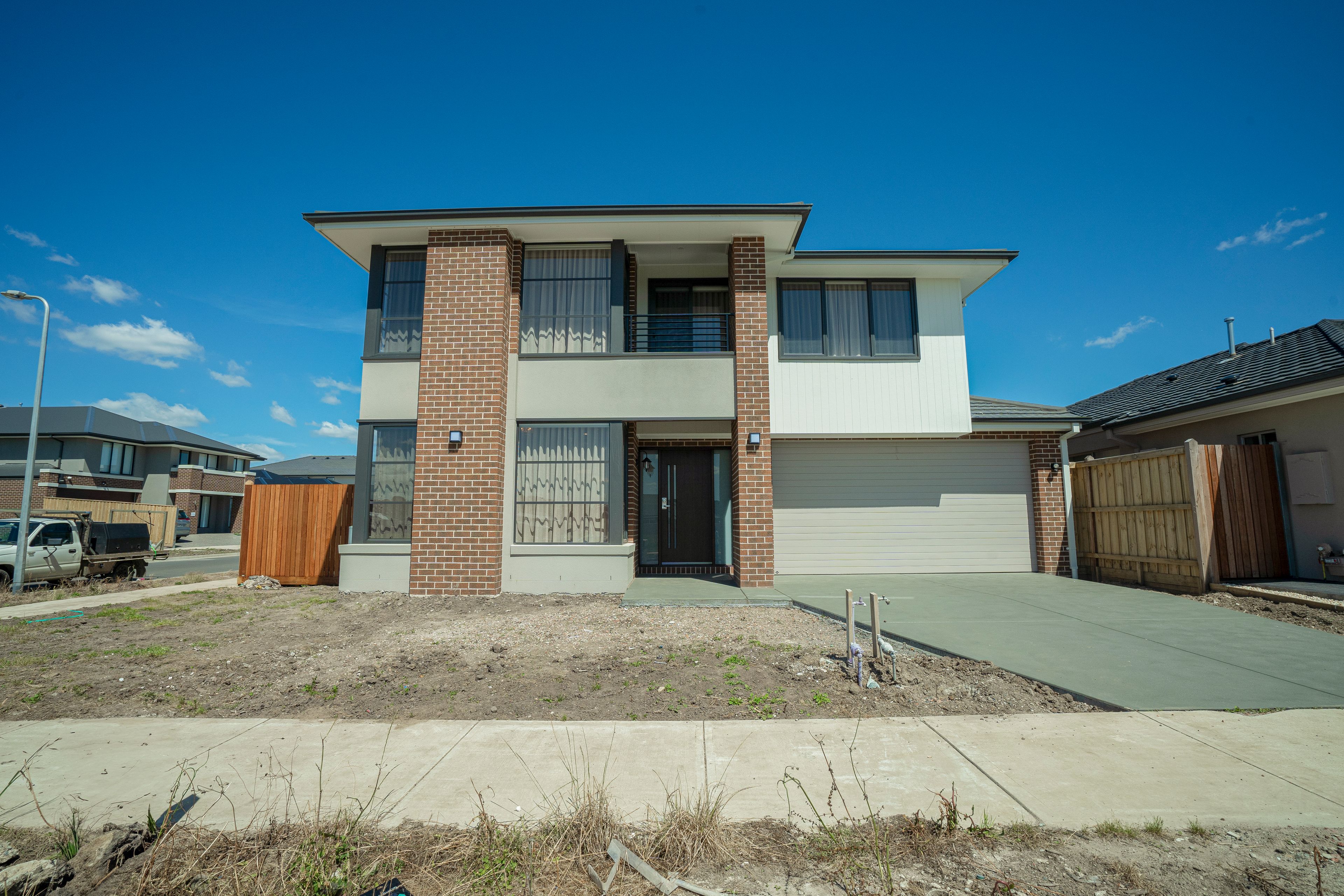 62 Spectrum Crescent, Clyde North, VIC 3978 - Leased House - Ray White ...