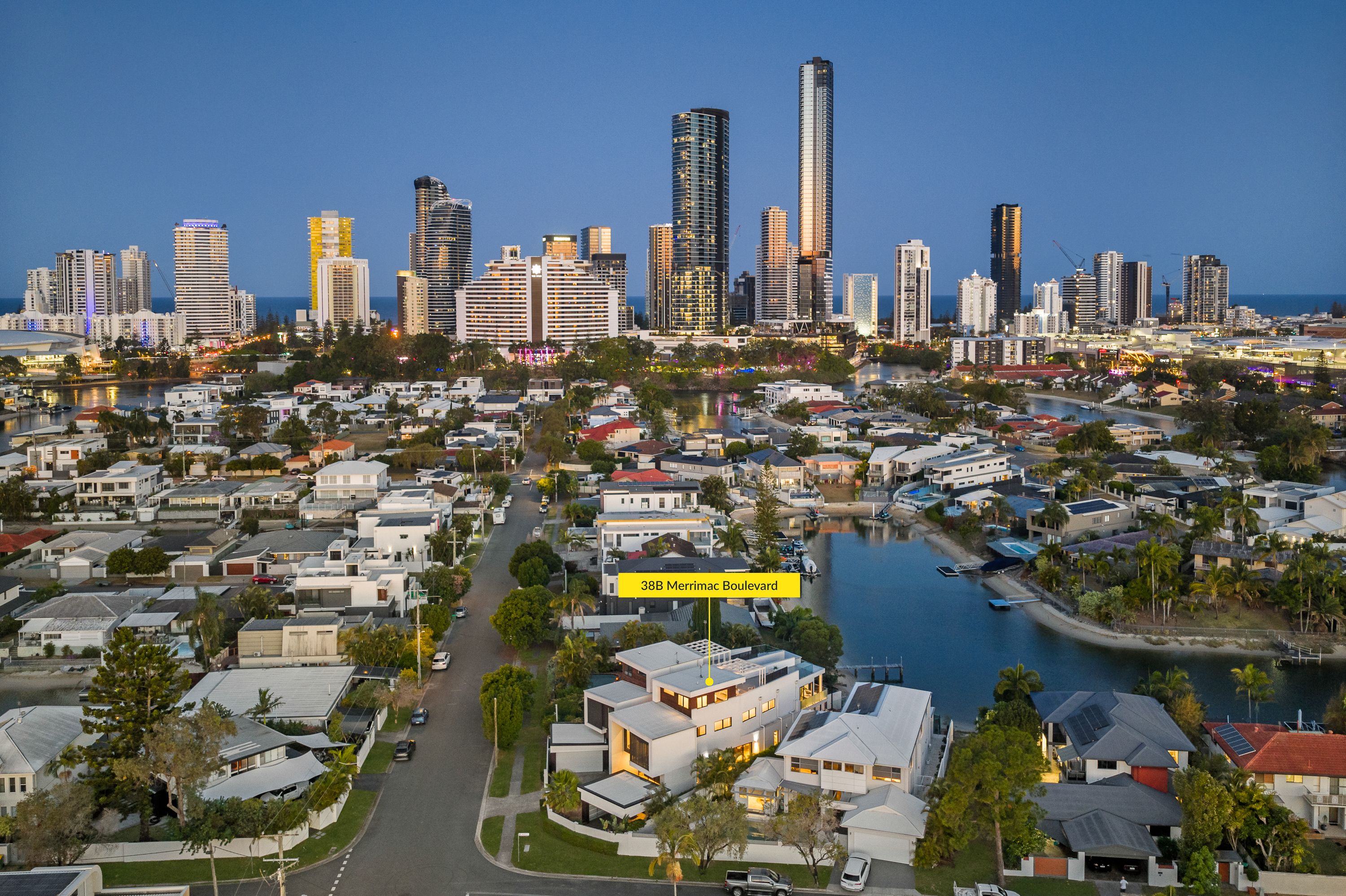 38B Merrimac Boulevard , Broadbeach Waters QLD 4218