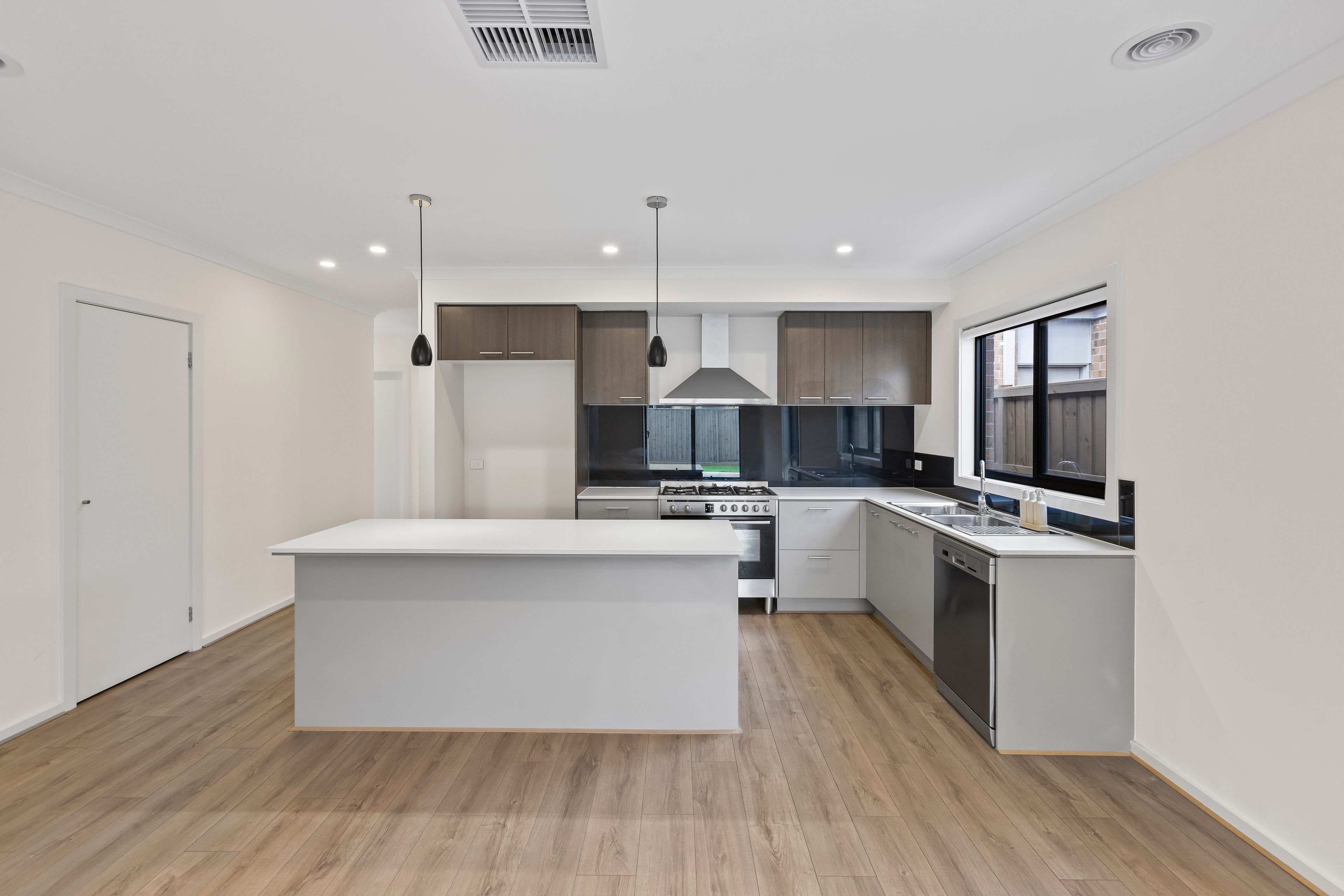 17 Shirley Street, Sunbury, VIC 3429