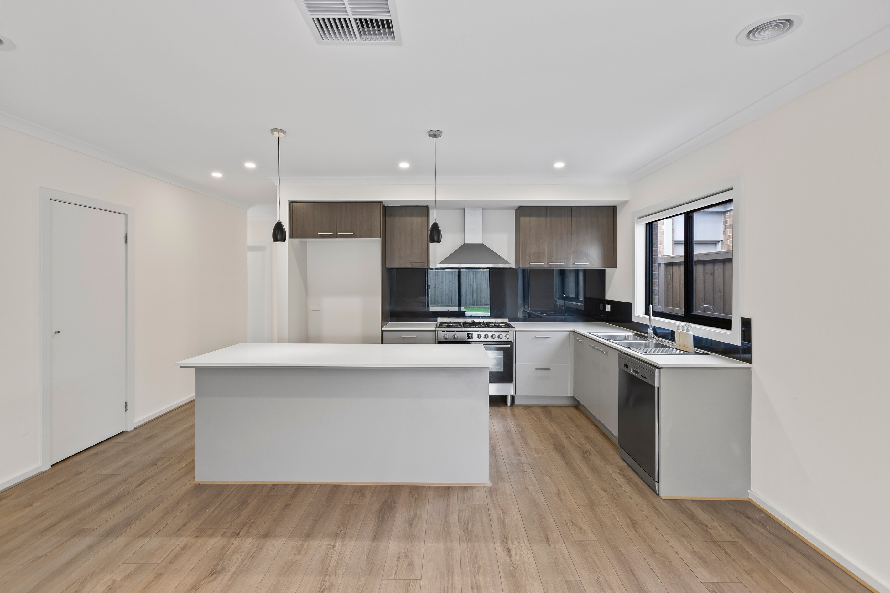 17 Shirley Street, Sunbury, VIC 3429