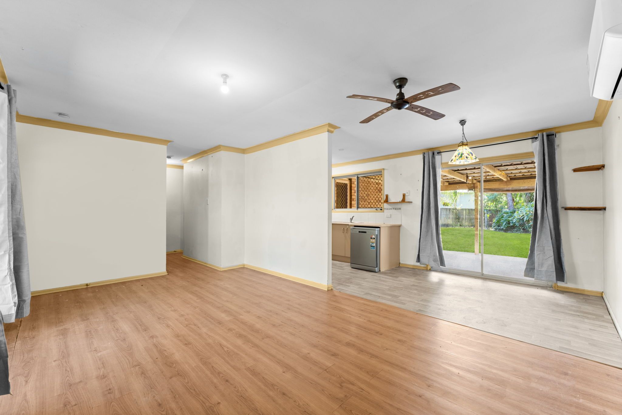 18 Barcrest Court, Crestmead, QLD 4132