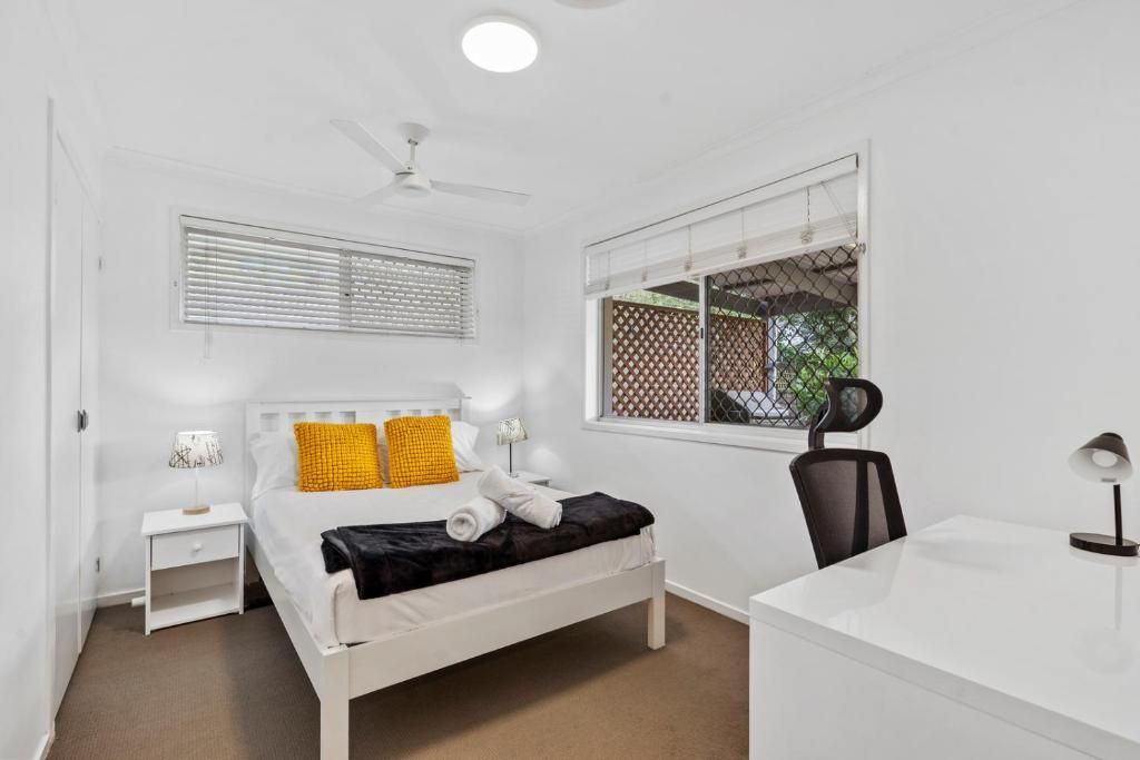 151 Racecourse Drive — photo 6 of 14