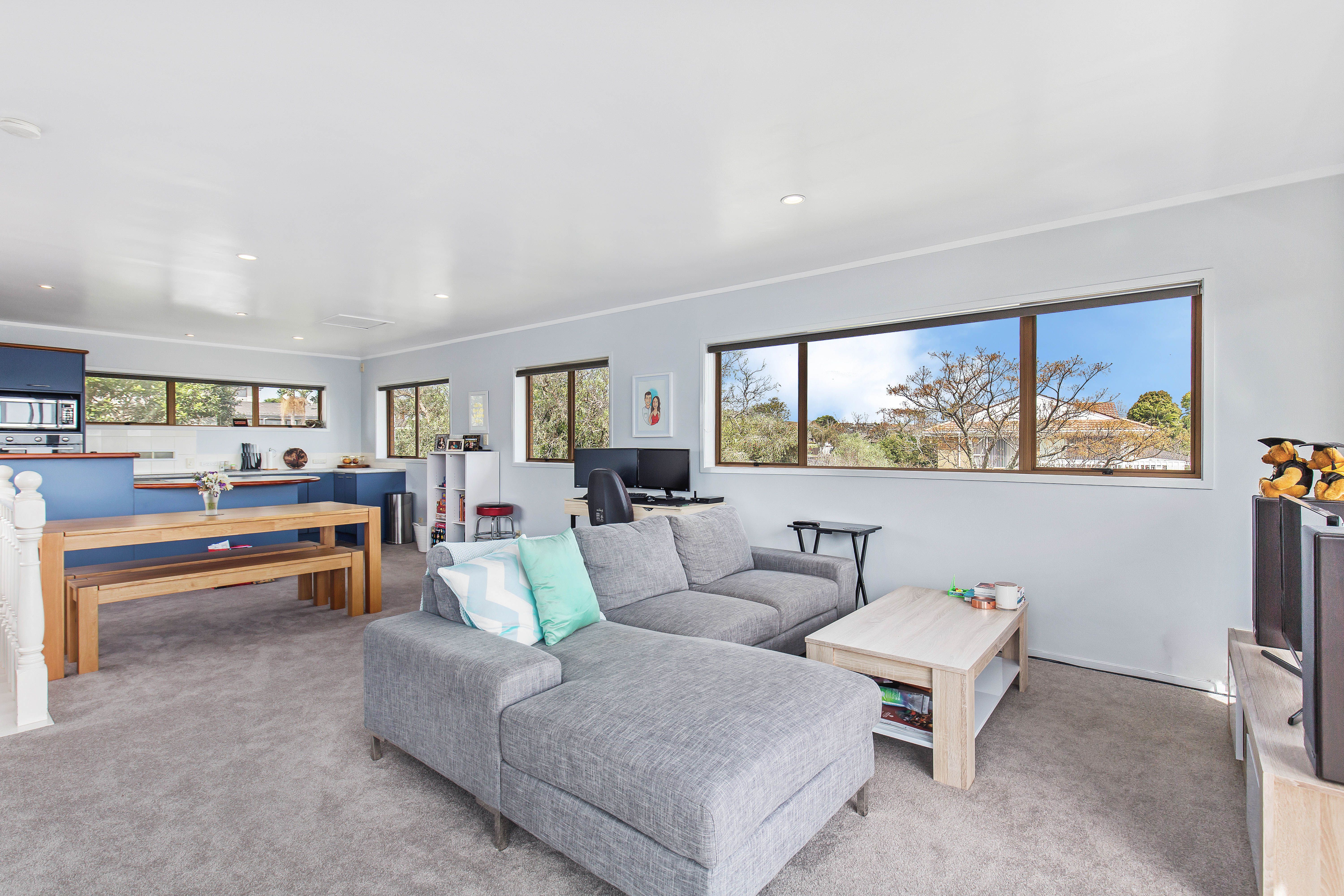 2/3 Prince Regent Drive, Half Moon Bay, Manukau City