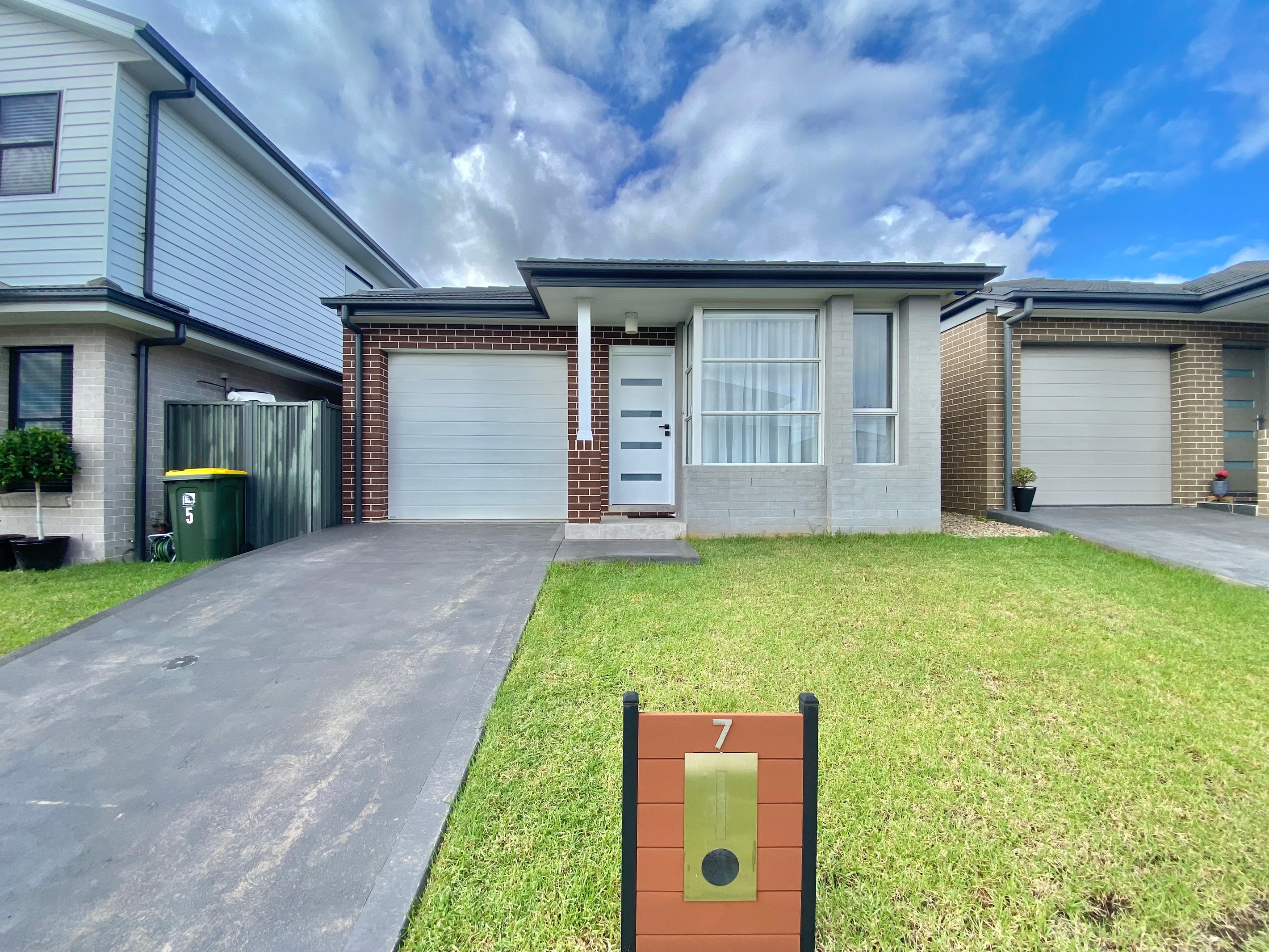 7 Ivanhoe Street, Gregory Hills, NSW 2557