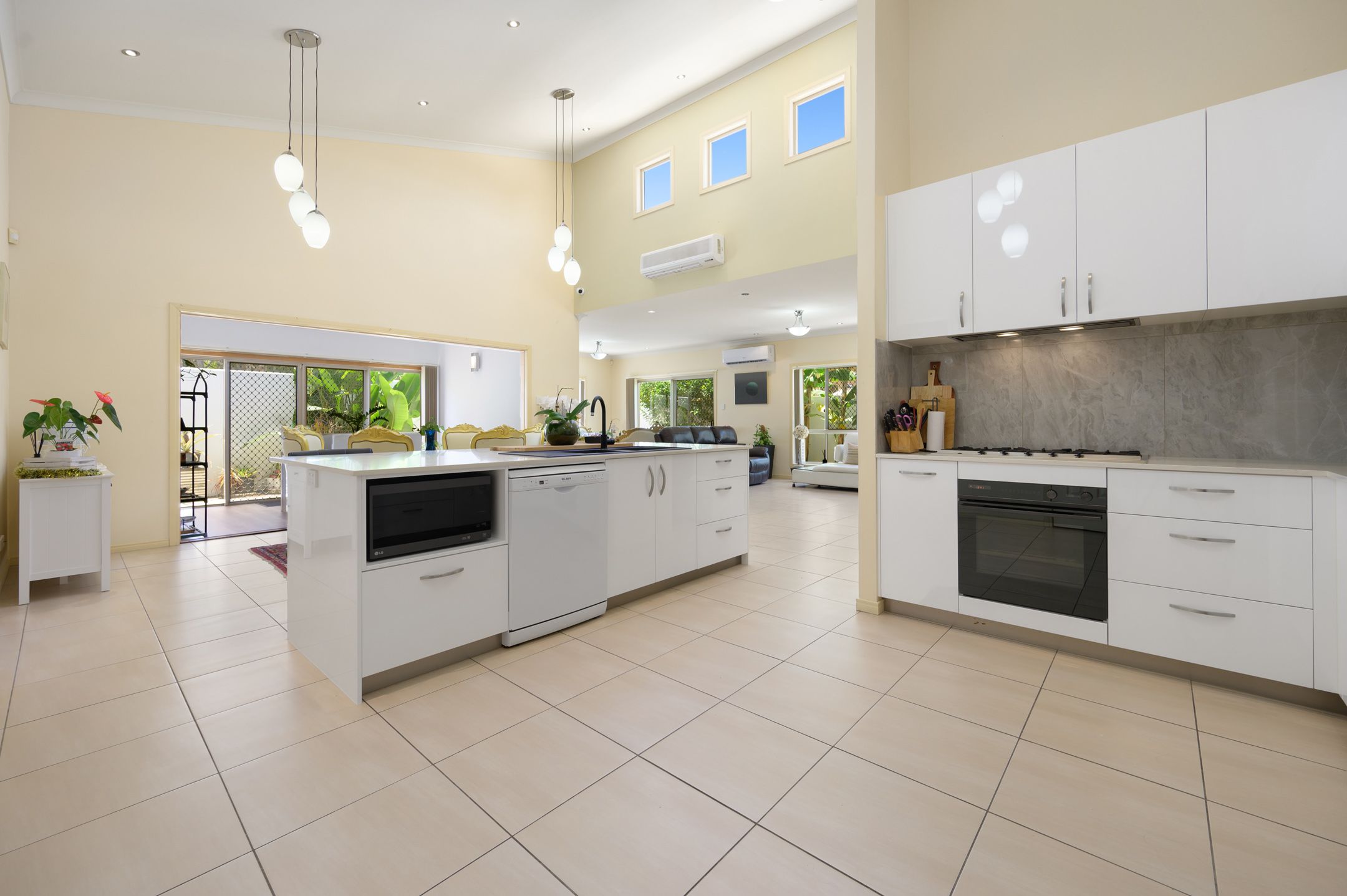 73 East Quay Drive, Biggera Waters, QLD 4216