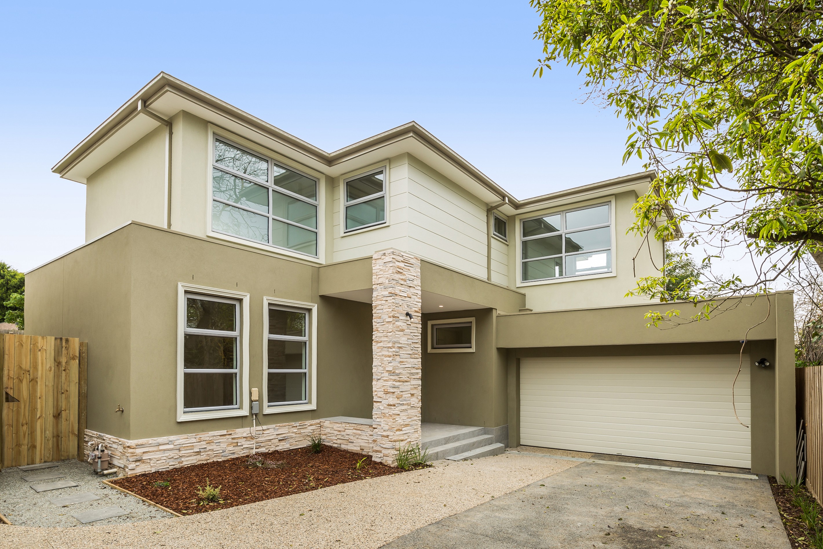 2/13 Kirrawee Avenue, Wantirna South, VIC 3152
