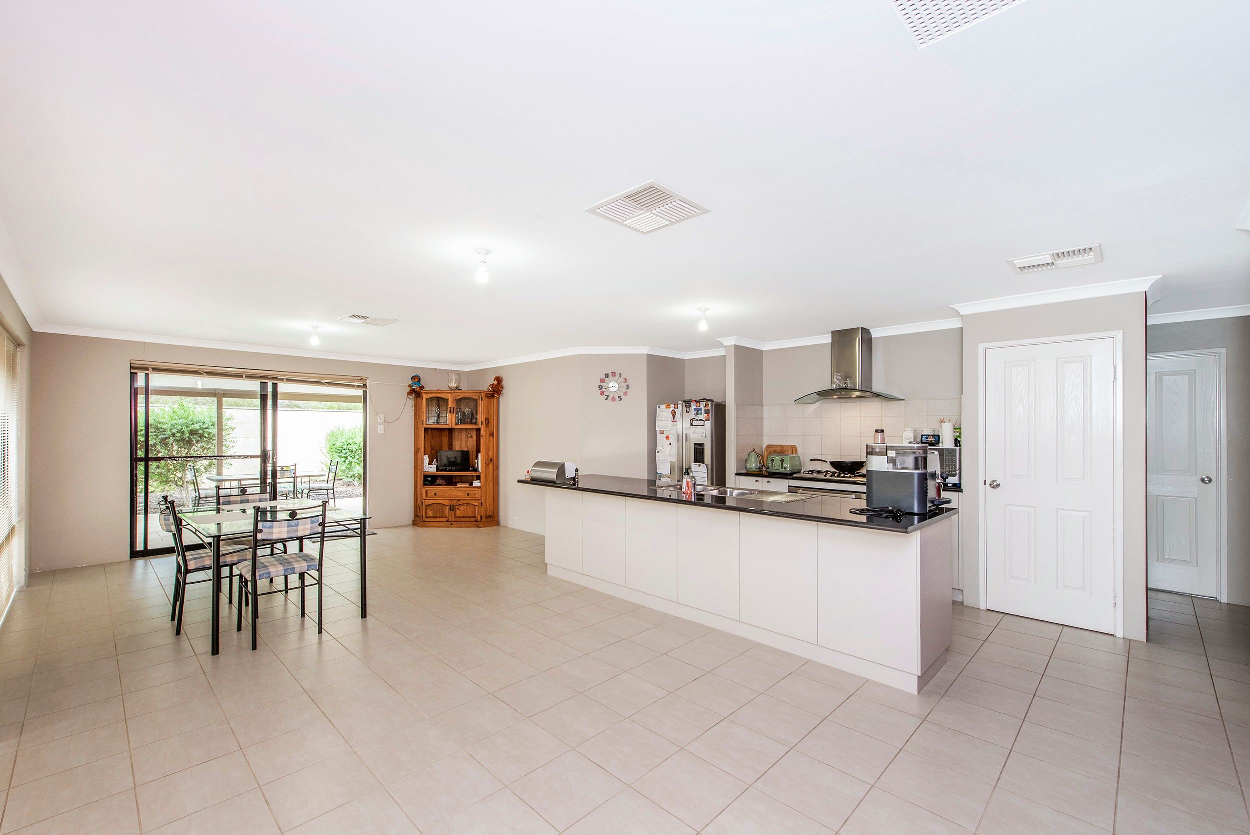 27 Abbeytown Circle, Waikiki, WA 6169