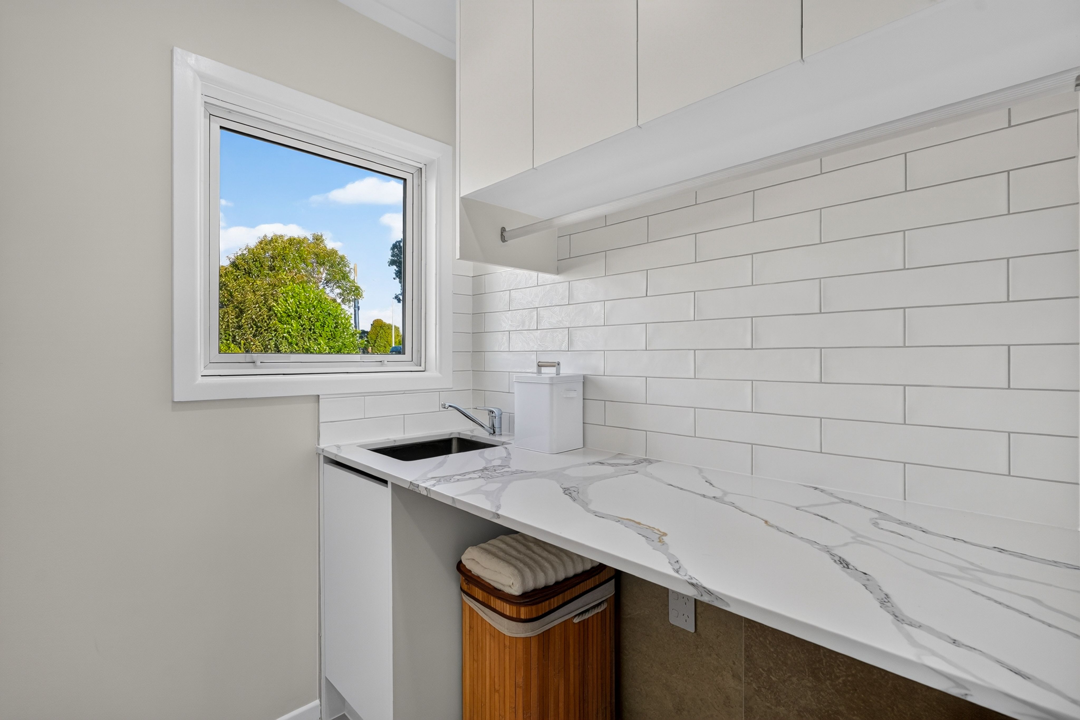 313 East Coast Road, Mairangi Bay, North Shore City