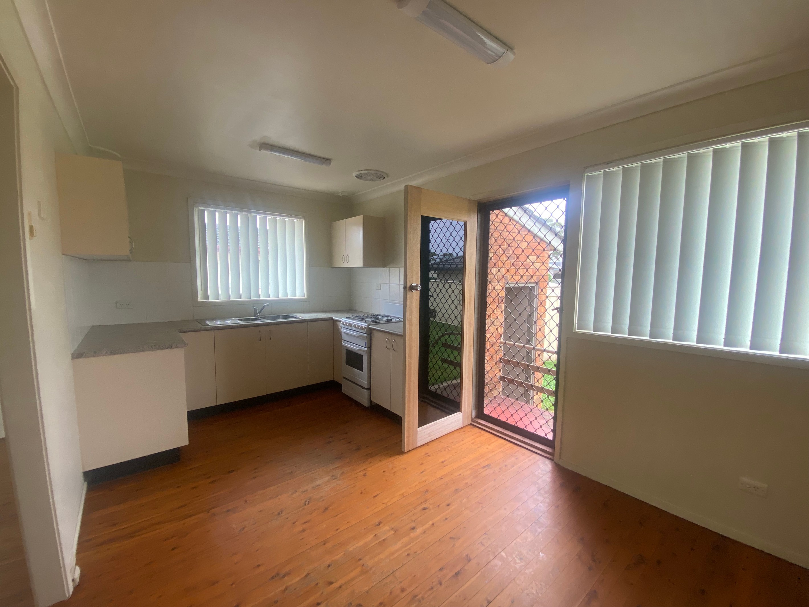20 Melville Road, St Clair, NSW 2759