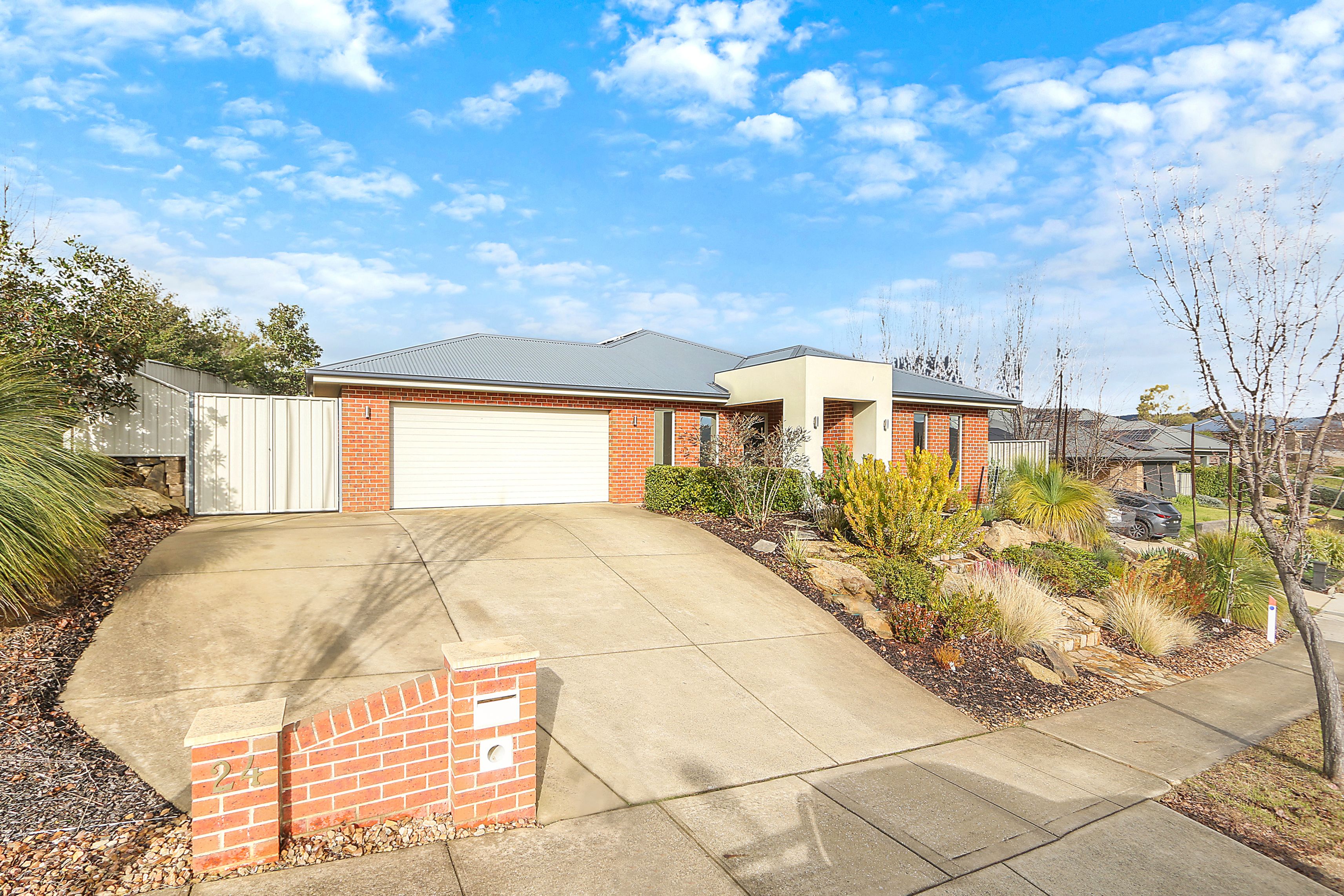 24 Mcswiney Court, Leneva, VIC 3691