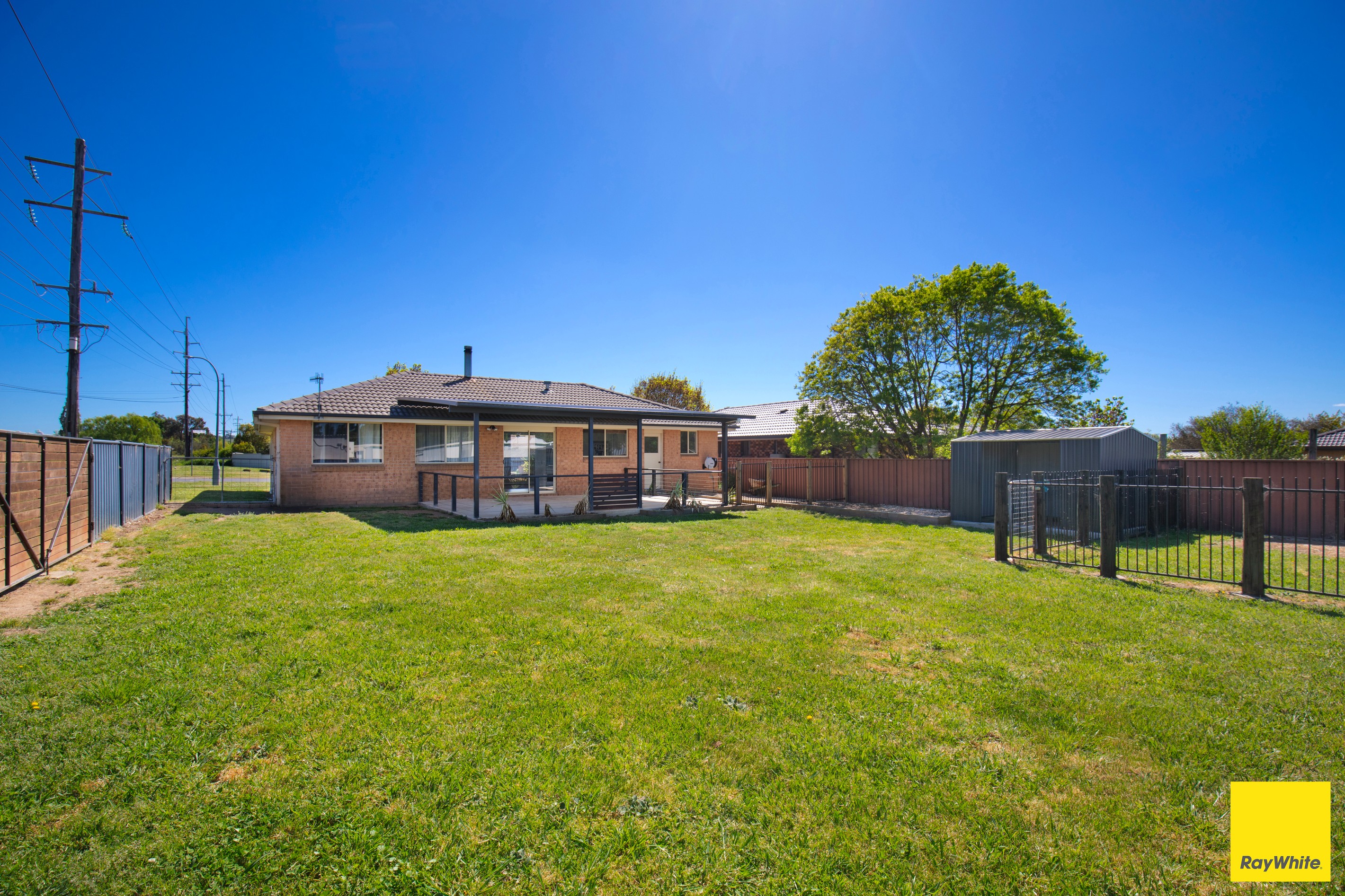 2 Alahna Drive, Armidale, NSW 2350