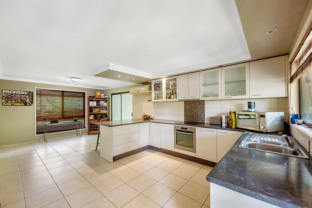 10 Minugh Court, Carrara, QLD 4211