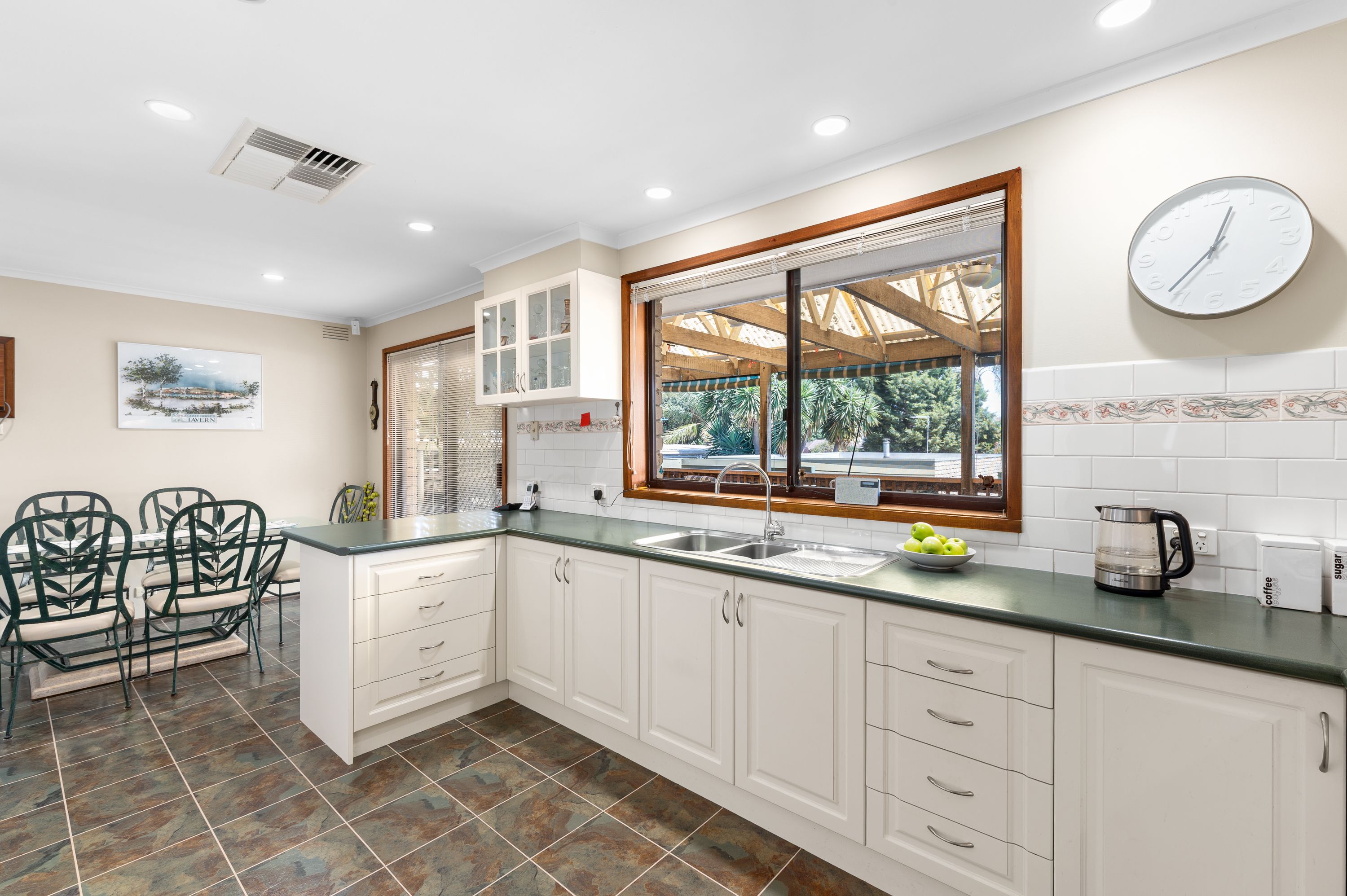 11 Ronald Avenue — photo 4 of 22